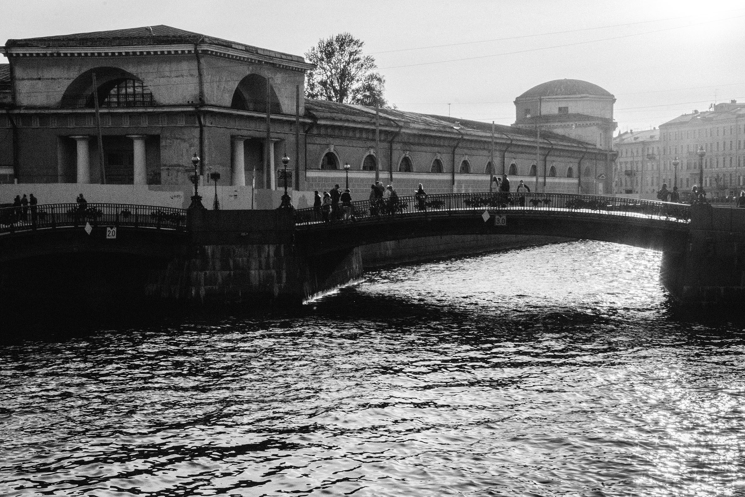 Семейная прогулка по улицам города Санкт-Петербурга. Семейный и свадебный фотограф в Майкопе Михаил Мартиросян