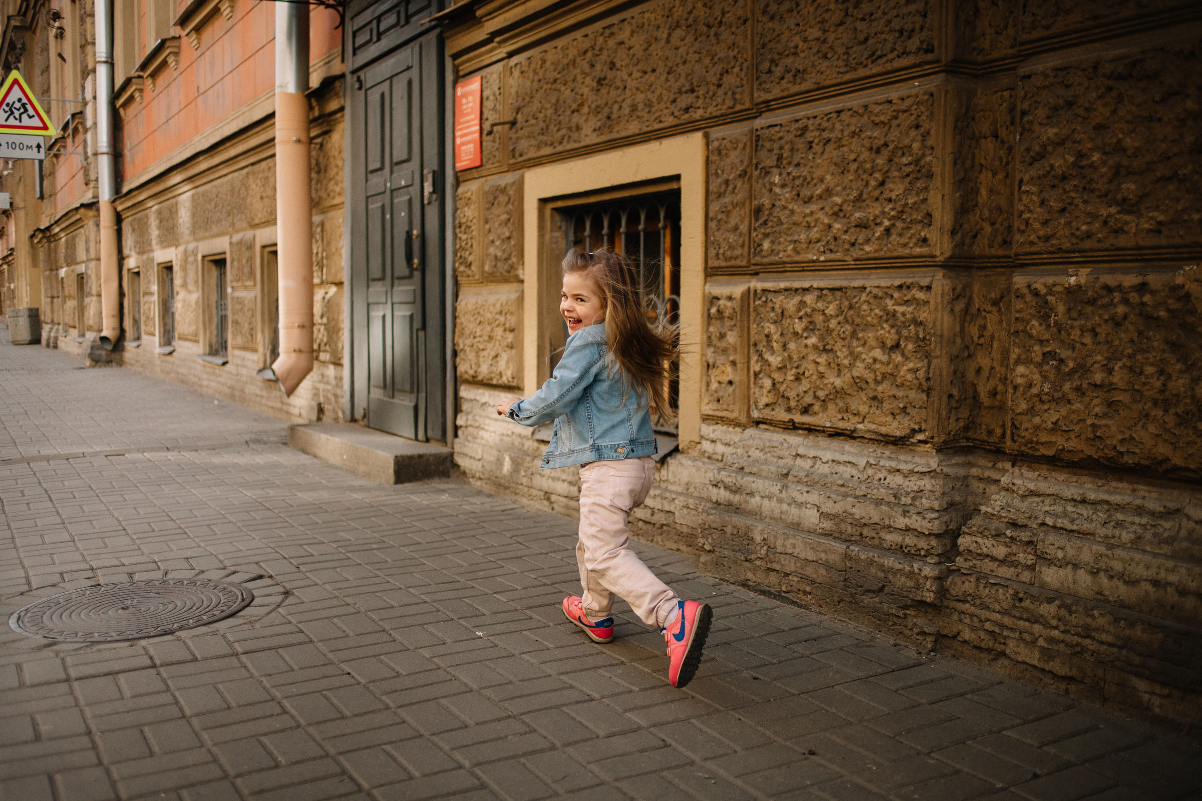 Семейная прогулка по улицам города Санкт-Петербурга. Семейный и свадебный фотограф в Майкопе Михаил Мартиросян