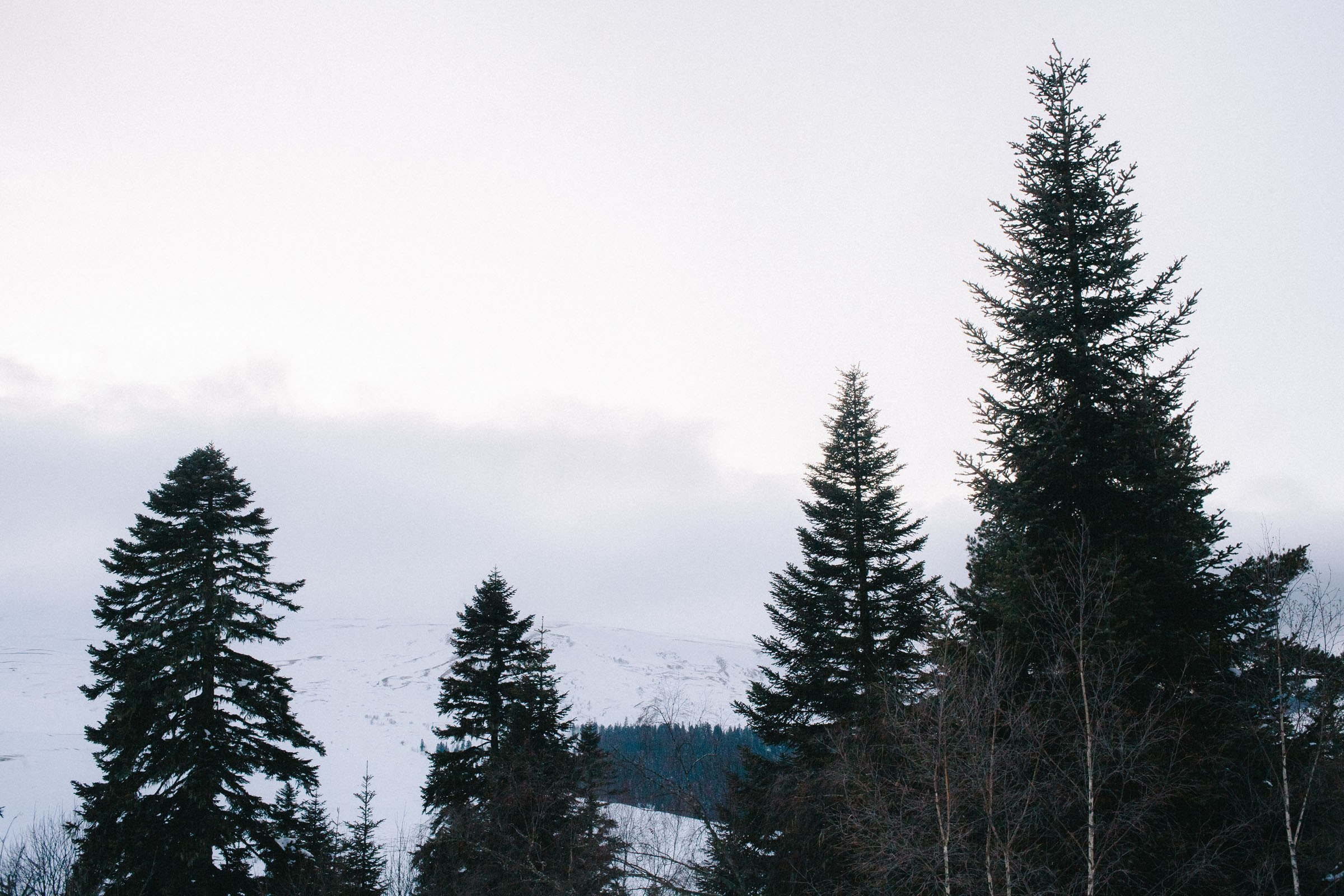 Фотосессия для пары на панораме Лаго-Наки зимой. Семейный и свадебный фотограф в Майкопе Михаил Мартиросян