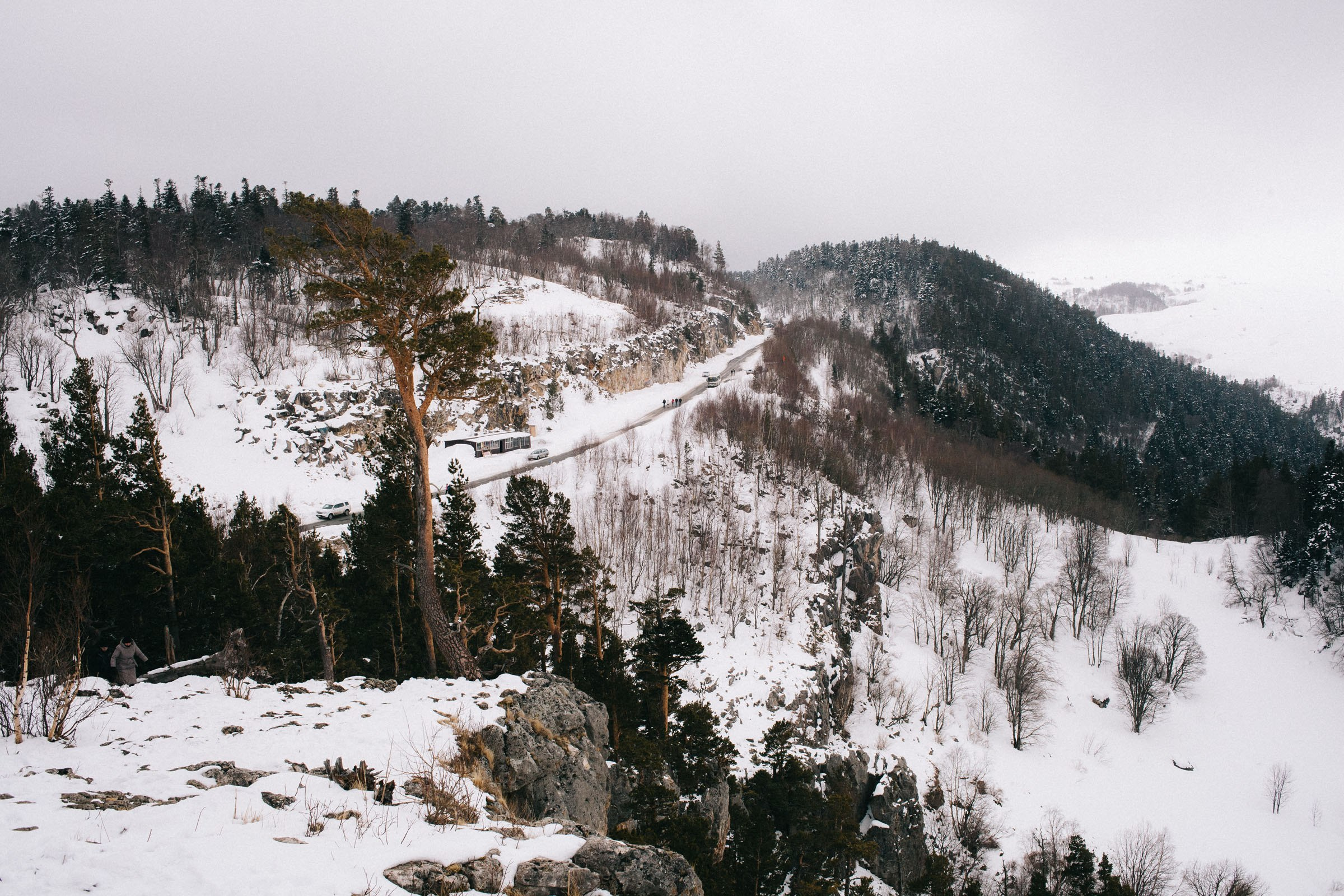 Фотосессия для пары на панораме Лаго-Наки зимой. Семейный и свадебный фотограф в Майкопе Михаил Мартиросян