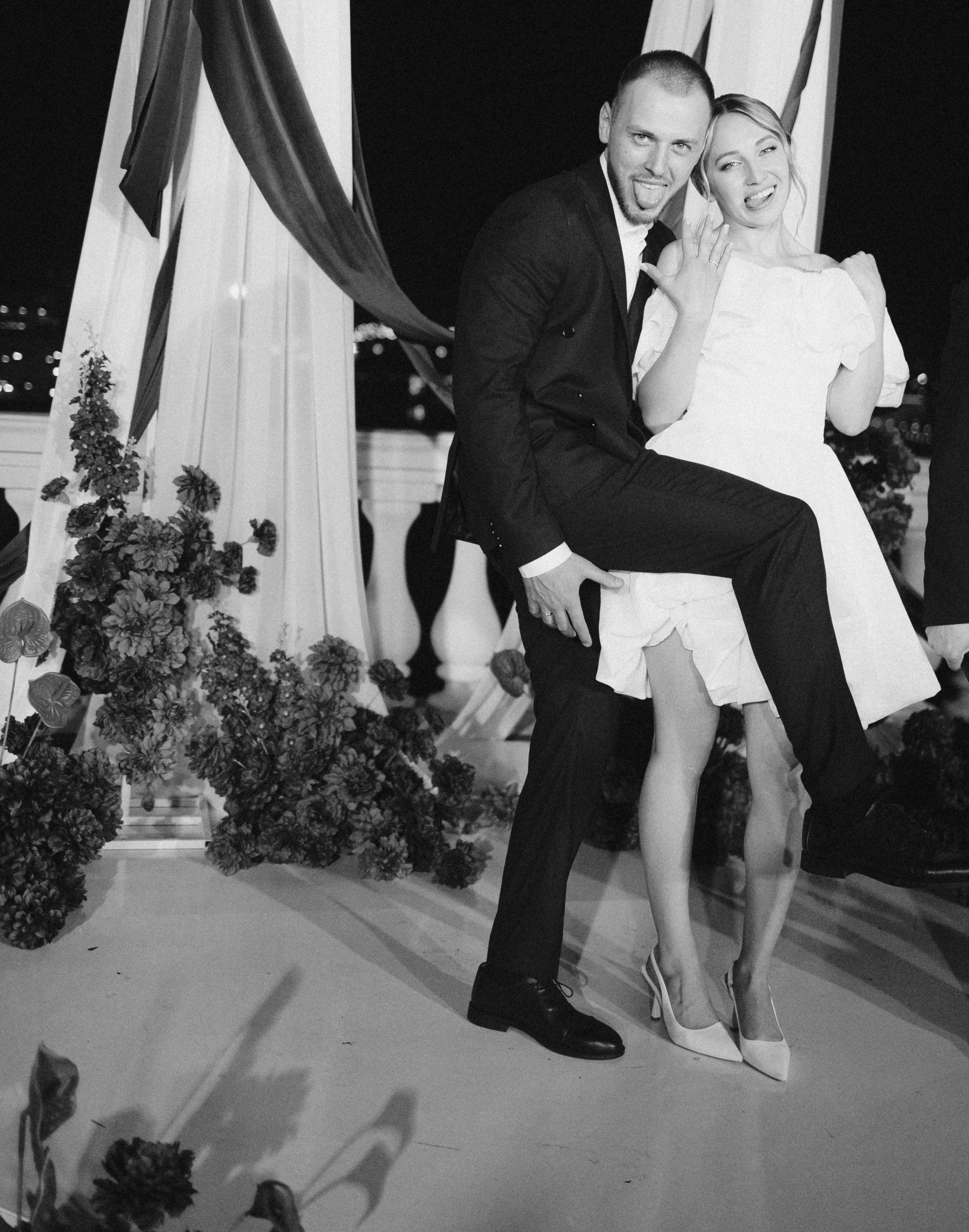 От любви есть только одно средство: любить ещё больше