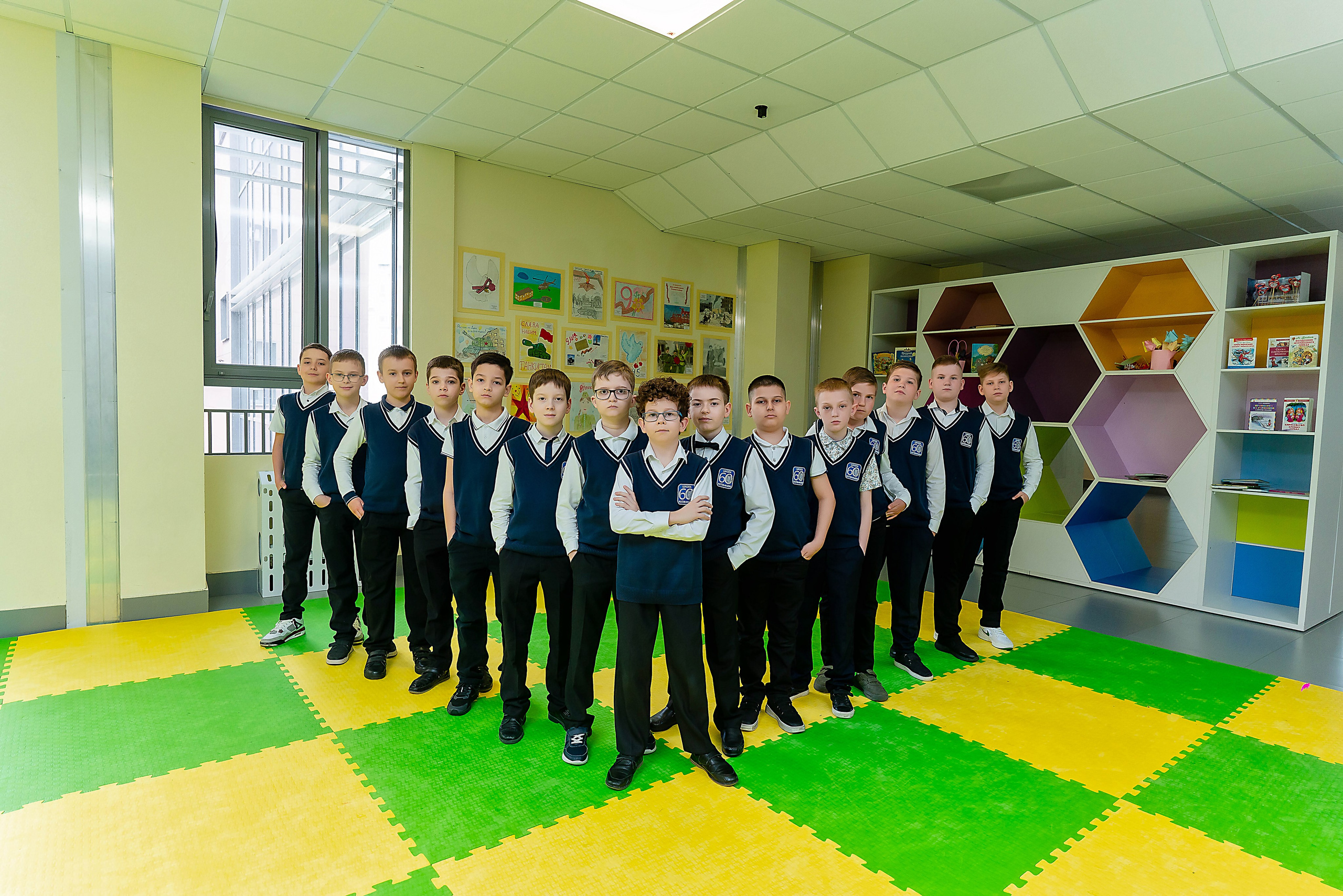 «Школьные годы» (до 120 страниц) для 1-4 и 5-9 классов. Современные Выпускные Альбомы в Ростове-на-Дону