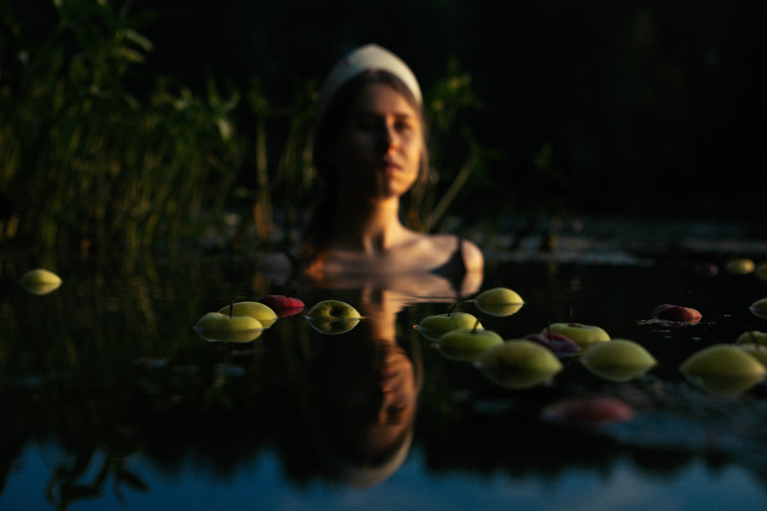 Яблонный. Портретный и Арт фотограф Москва, Санкт-Петербург, Тбилиси