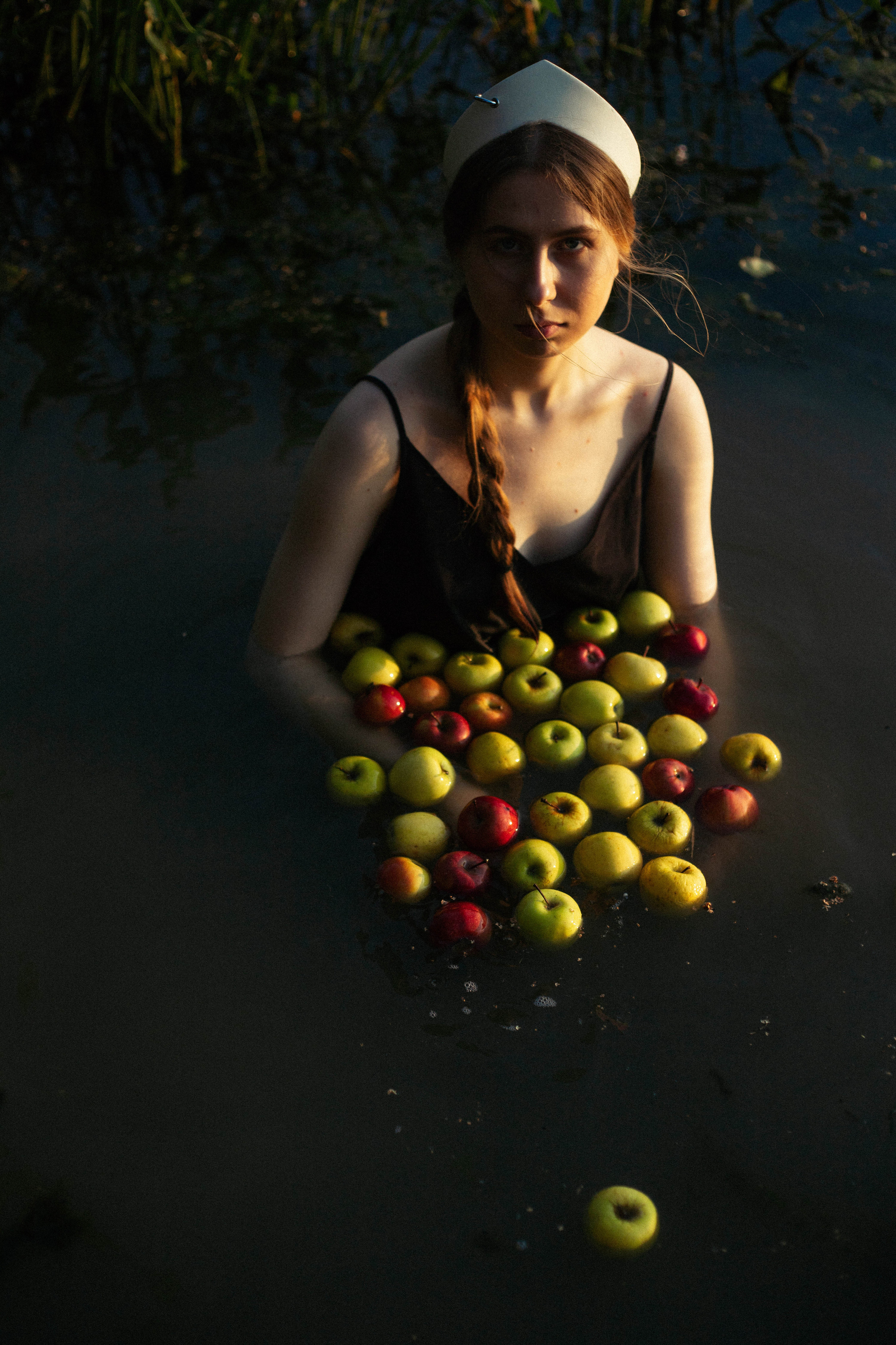 Яблонный. Портретный и Арт фотограф Москва, Санкт-Петербург, Тбилиси