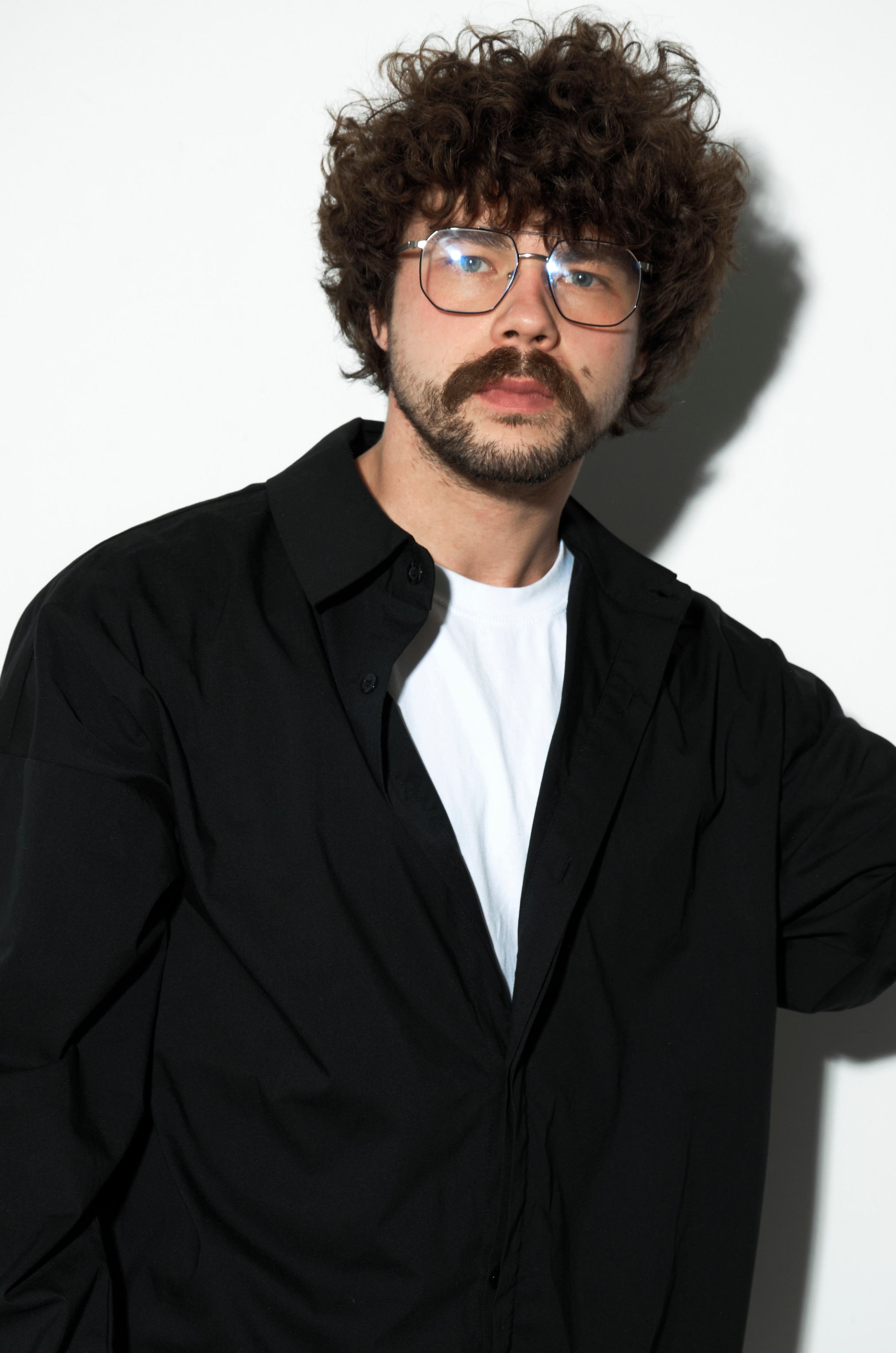 Артем. Главная