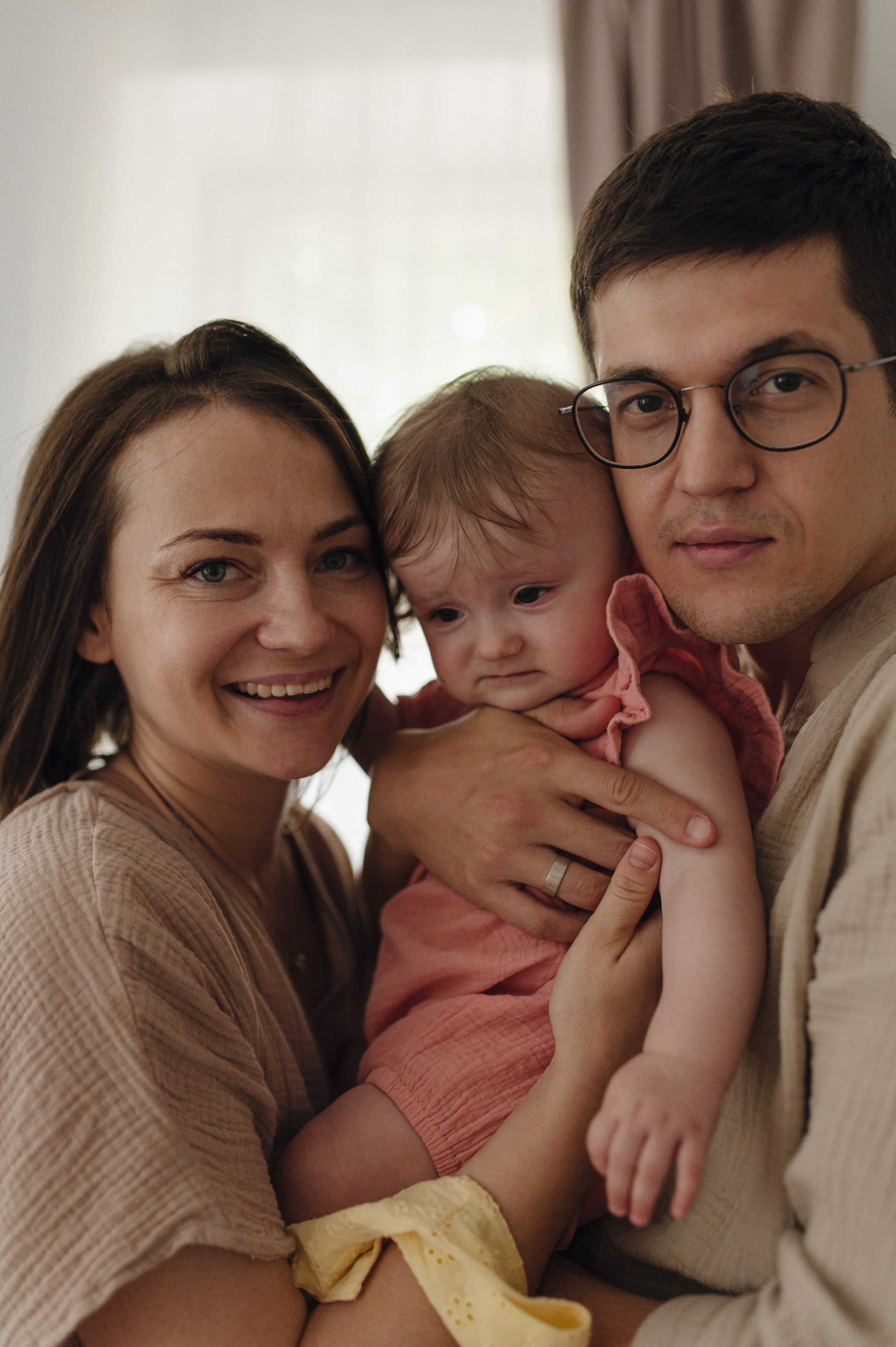 Ульяна, Яша и Лия. Домашняя история. Свадебный фотограф Москва и Санкт-Петербург. Анастасия Чудина