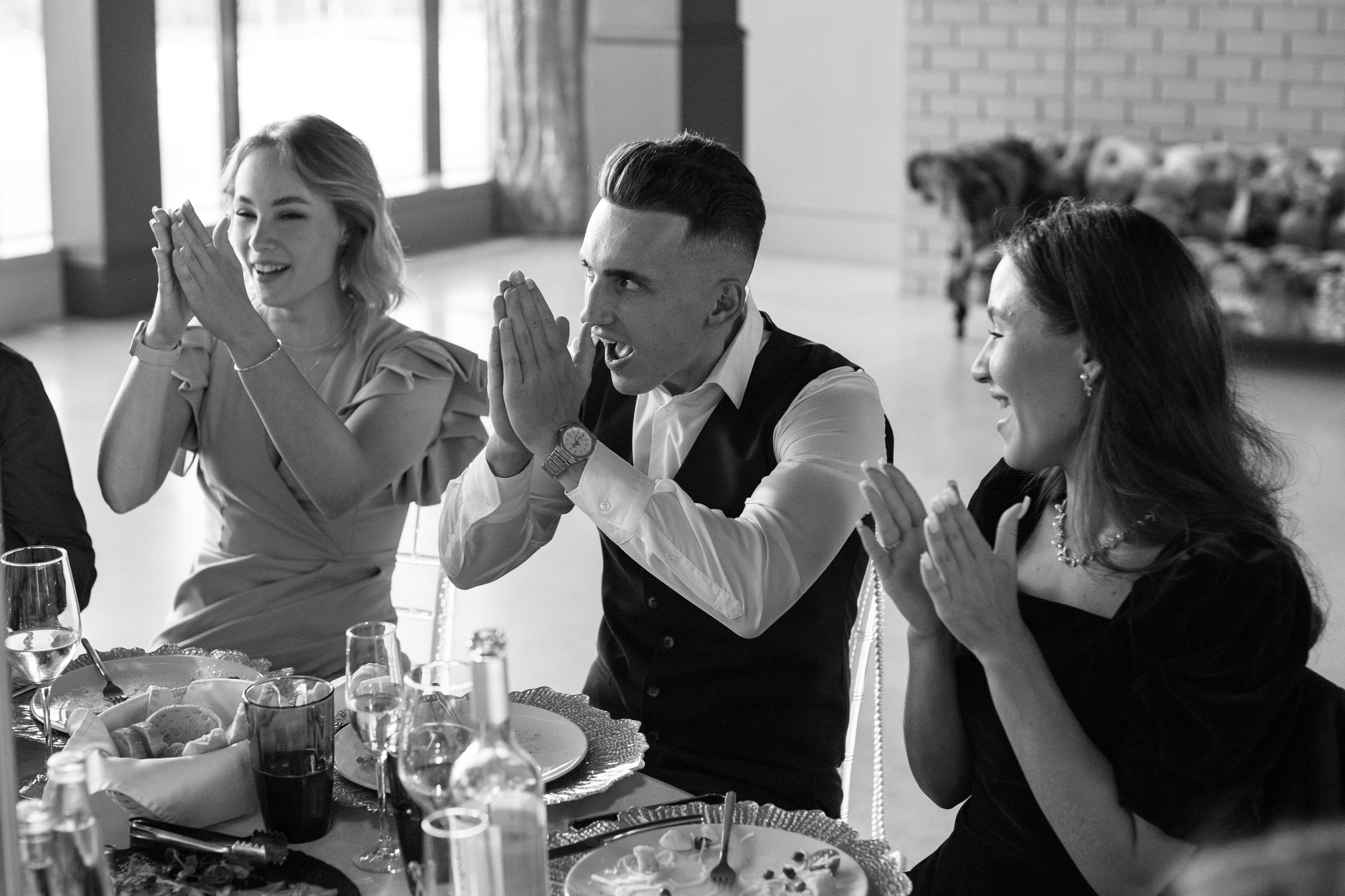 Банкет (Ксения & Никита). Свадебные фотографы в г. Сургут Маркова Наталья и Замахина Елена