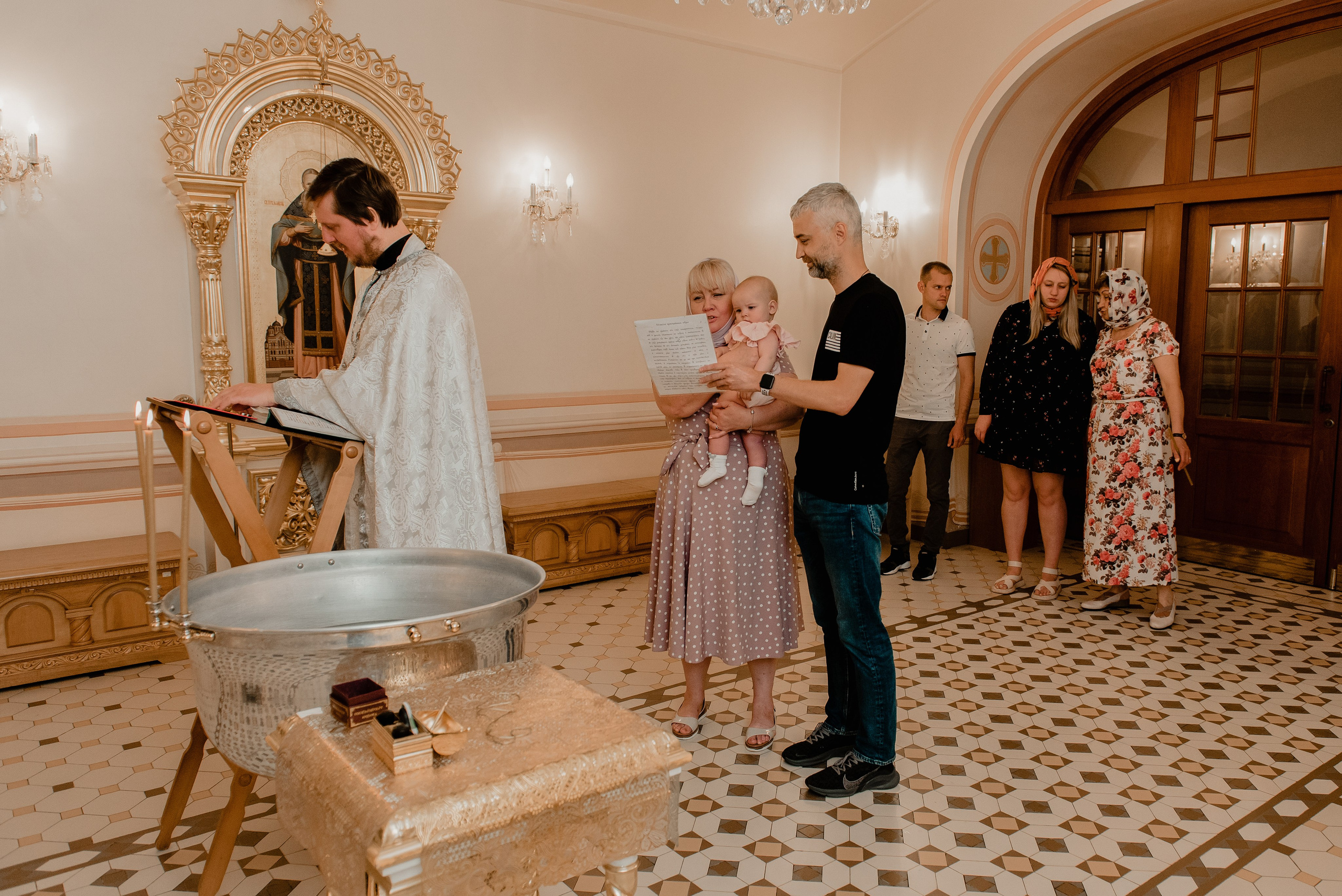 Церковь Иоанна Кронштадтского крестины фотосессия. Фотограф Рязань. Дарья Дмитриева