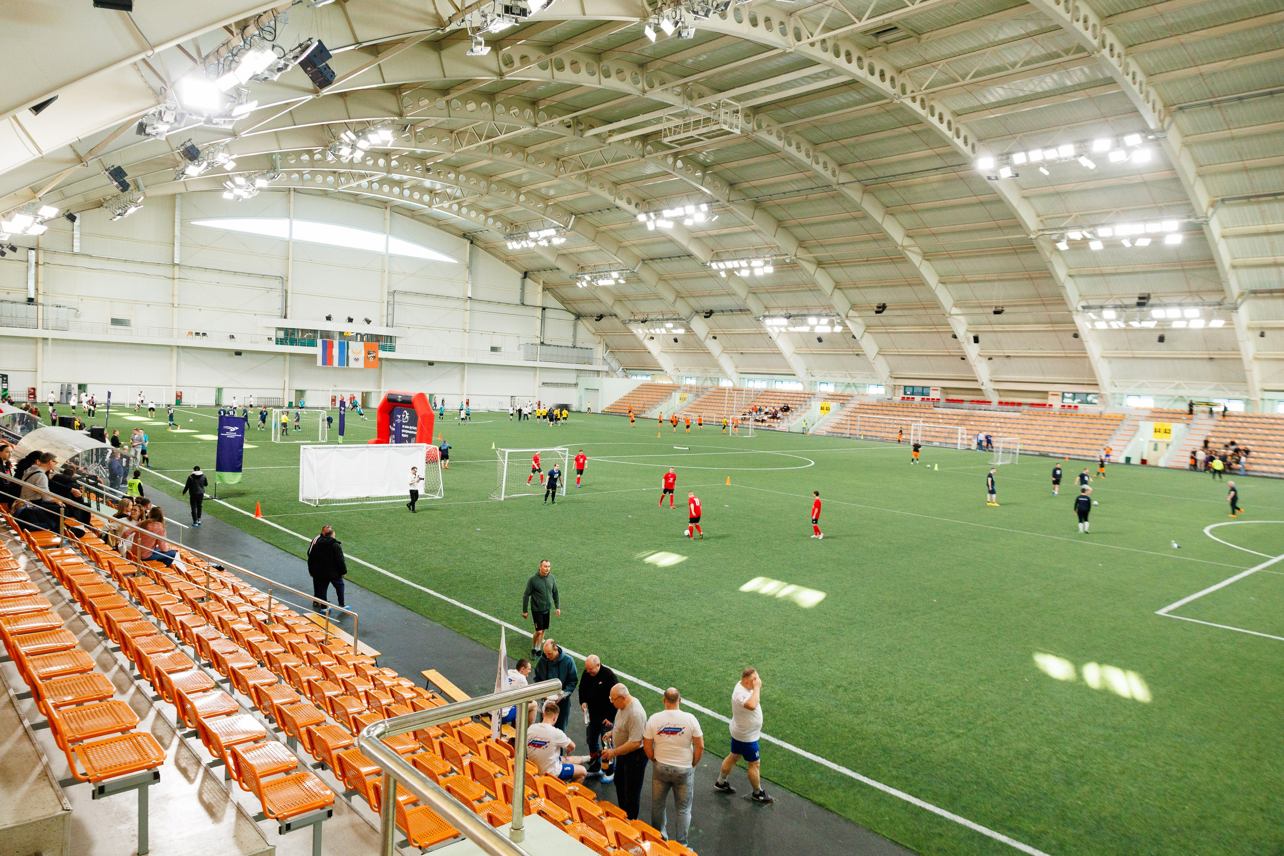 Фотограф на корпоративный футбольный турнир. Контент для бизнеса в Екатеринбурге Полдень Медиа