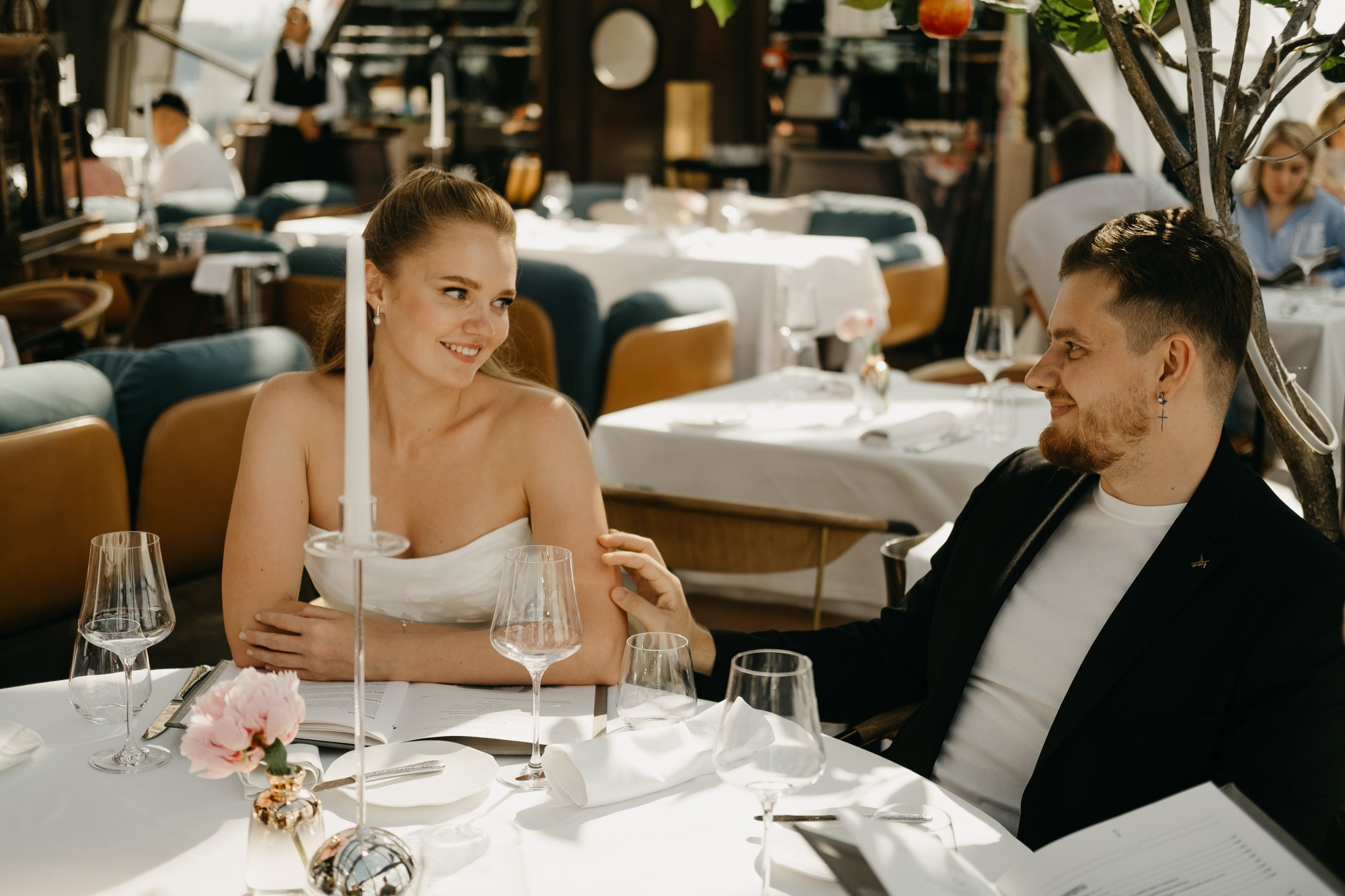 «ты красивый» — «нет, ты!». Свадебный фотограф Александра Тюлякова