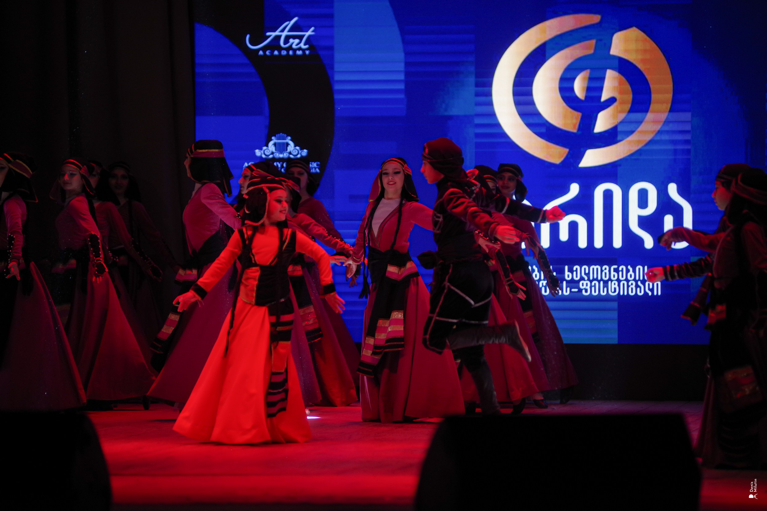 Танцы в Хоби. Портретный фотограф Денис Милютин