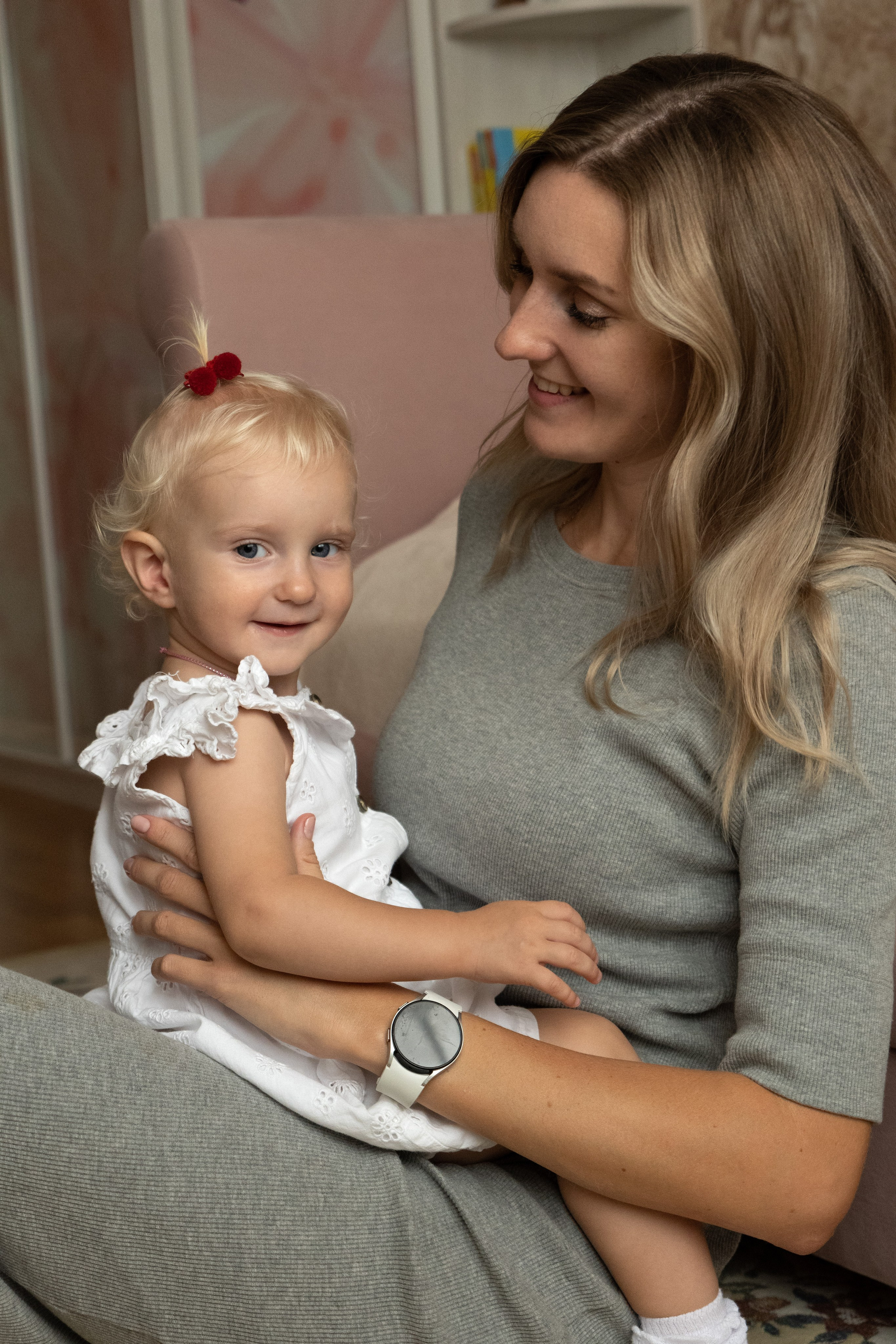 Семейная фотосессия дома. Фотограф видеограф Ольга Василевская