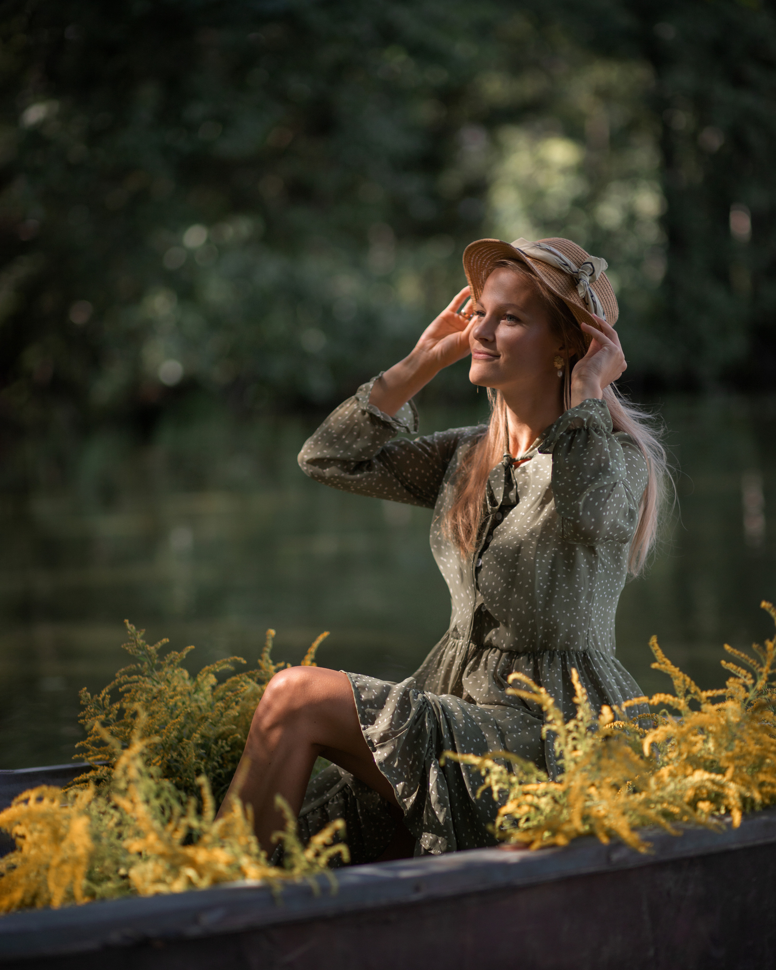 Марина в лодке. Семейный фотограф в Санкт-Петербурге Ирина Иванова