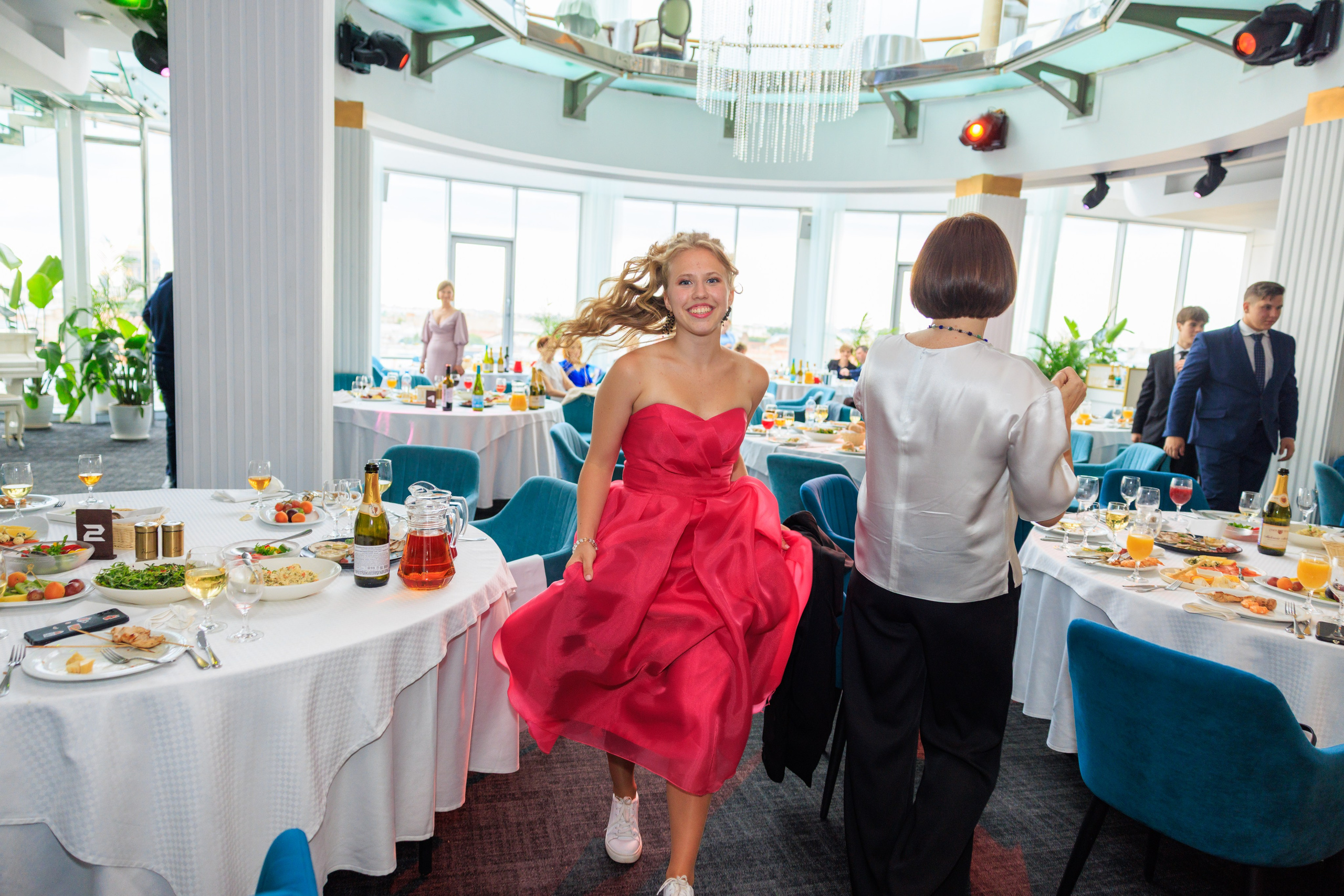 Выпускной лицея 244. Фотограф Александр Заломаев