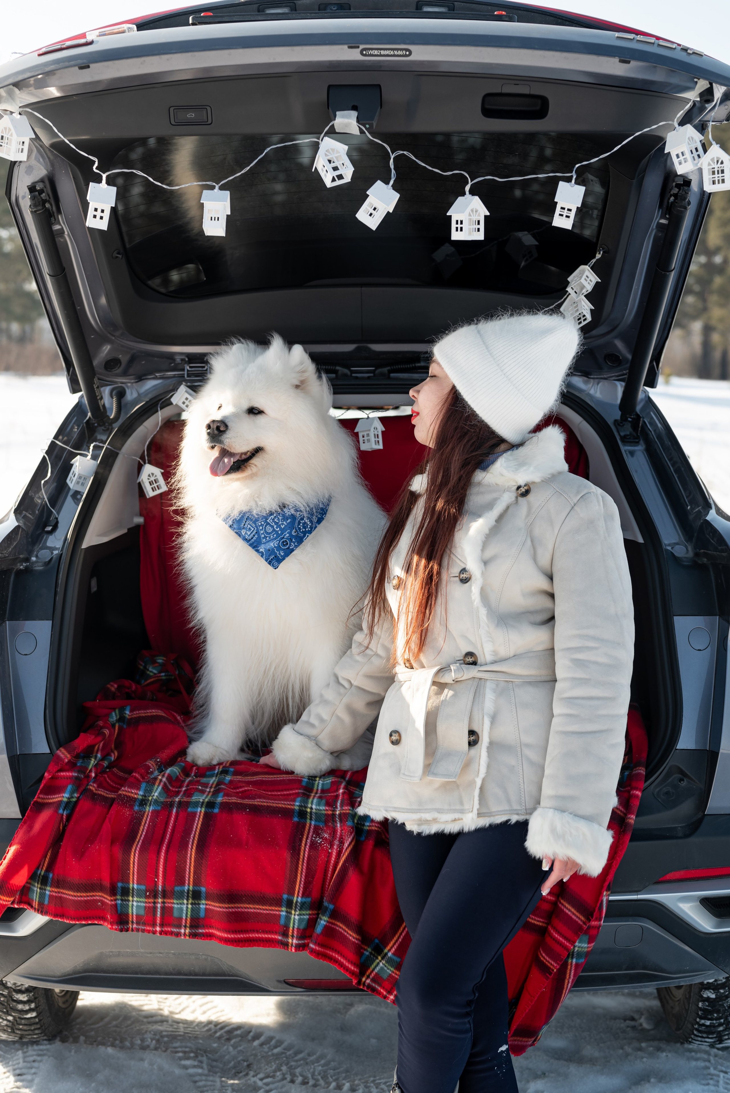 Фотопроект с Платоном и машиной на улице. Фотограф в городе Салават