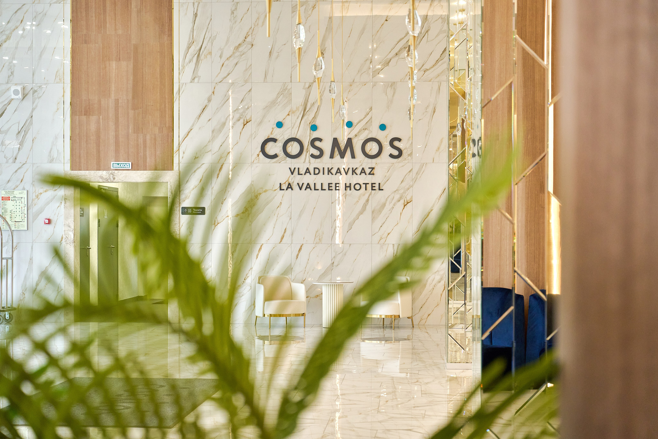 Cosmos La Vallee. Рекламный фотограф, видеограф, арт-директор в Санкт-Петербурге — Олег Хохрин