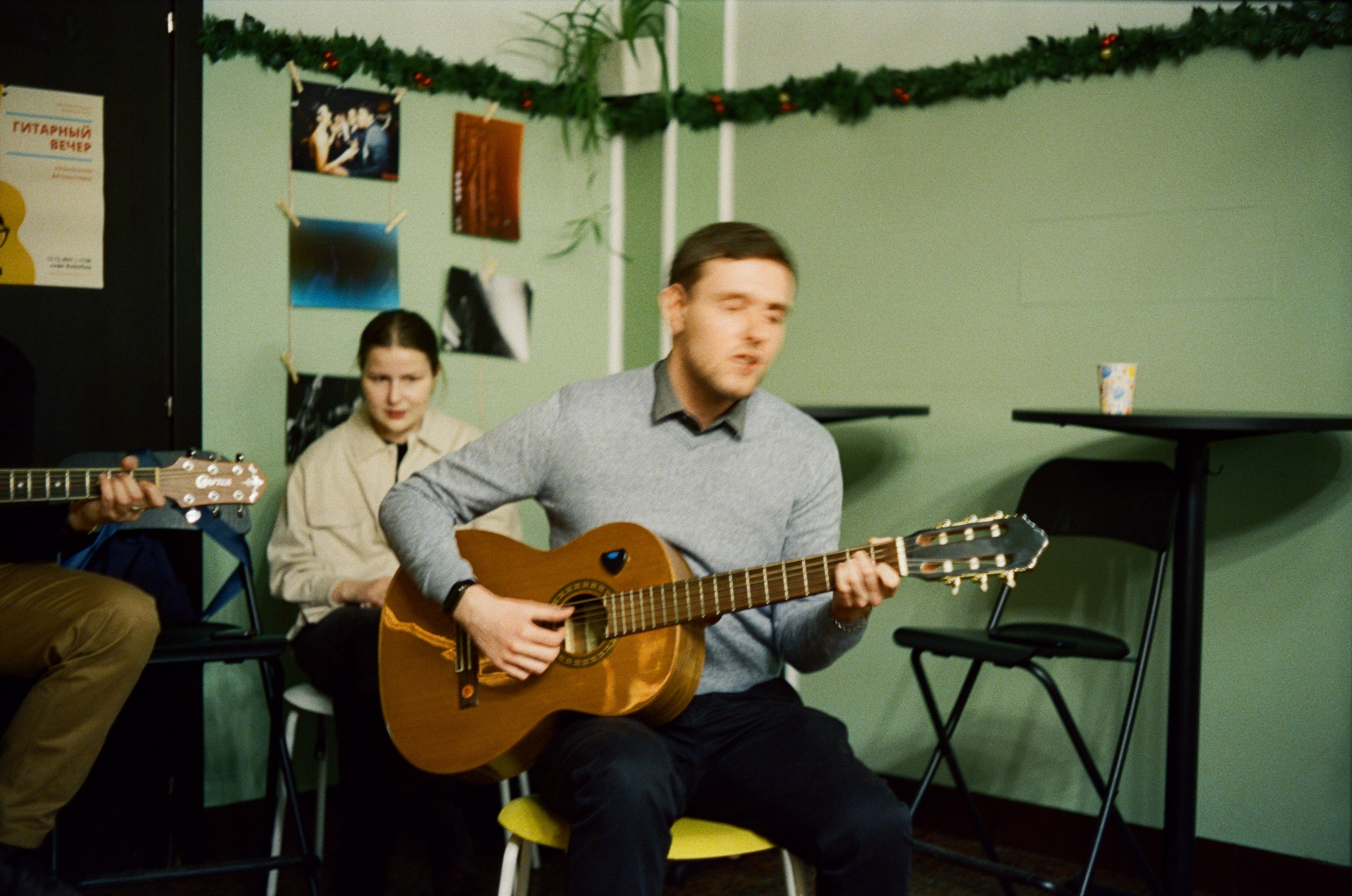 12.12.2021 // Гитара и фотография. Фотовыставки serebro.gallery, в которых автором можешь стать ты! | Москва