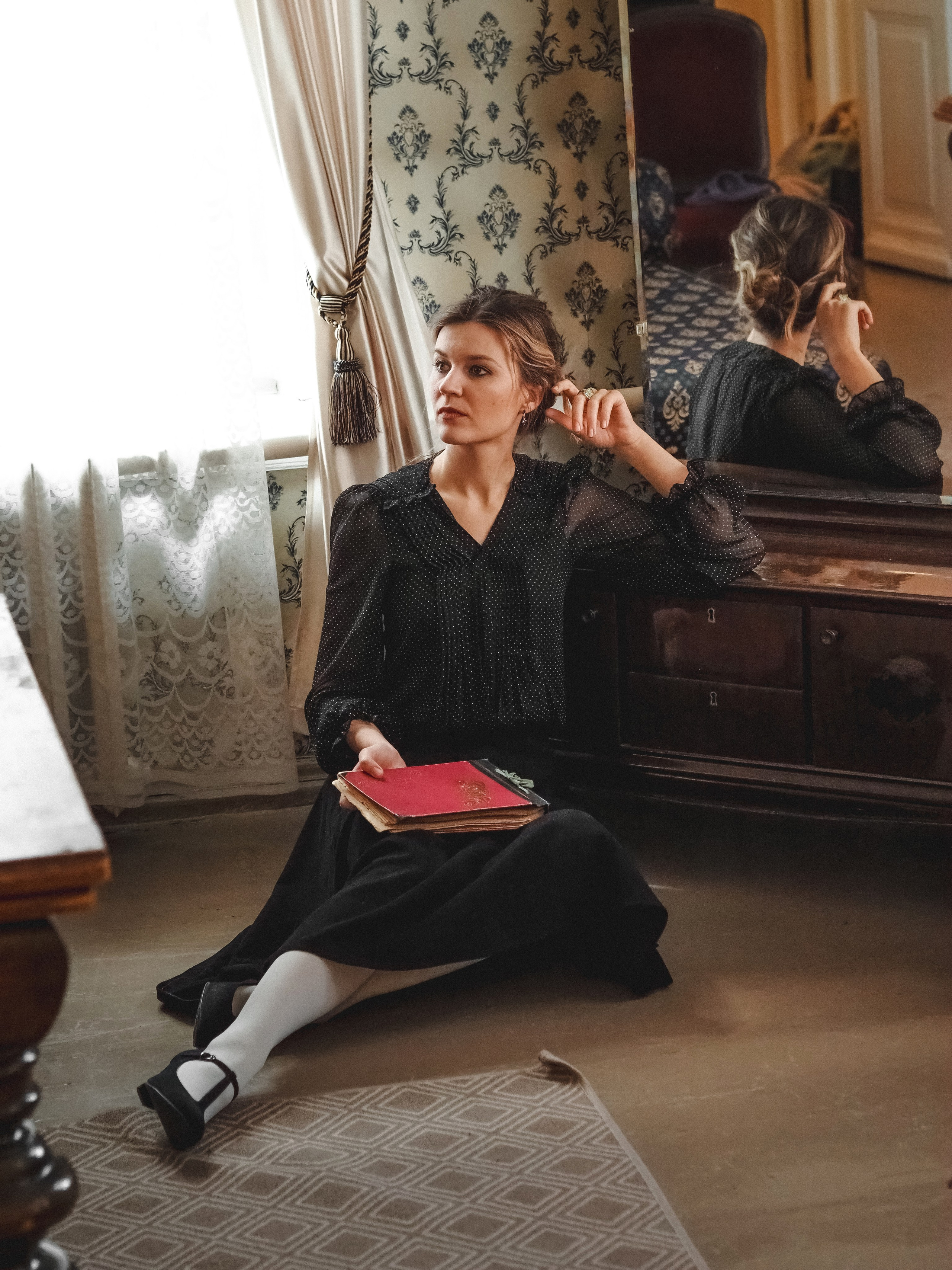 Ирина и Евгения в доме Пельцама. Семейный фотограф Ольга Барабанова