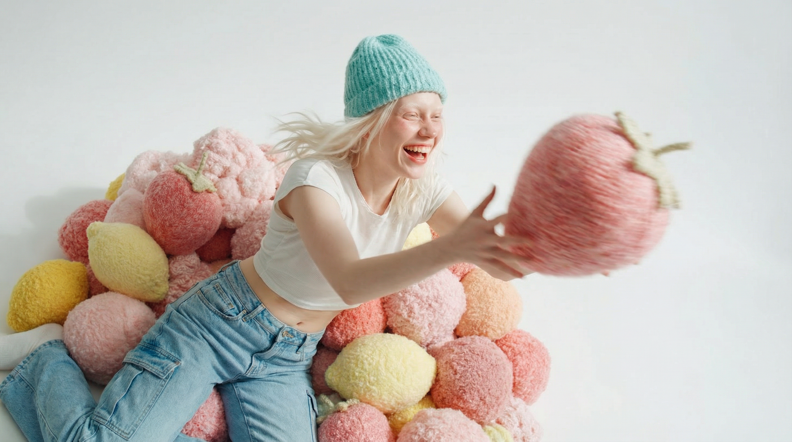 Концепт SELA. Анна Карчмит — AI-художник. Эдиториал, нейрофотосессия и контент для fashion и beauty брендов