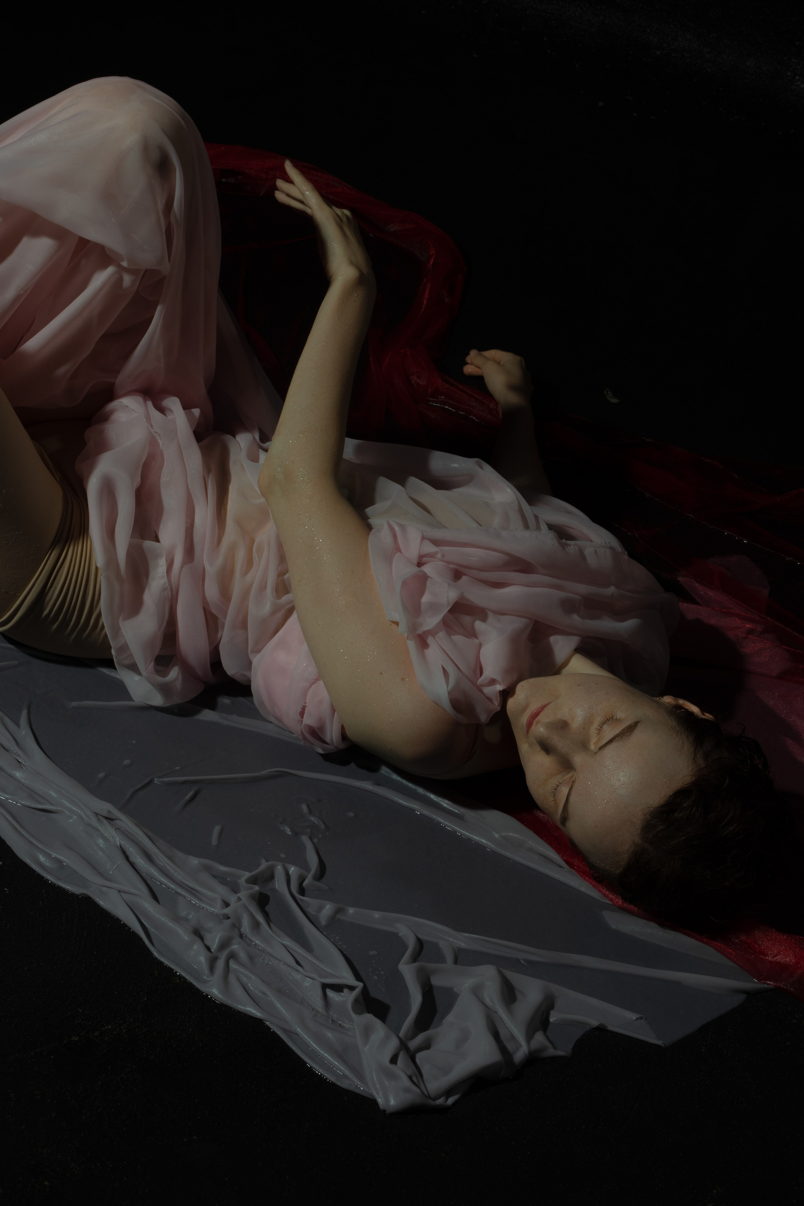 Индивидуальная фотосессия с водой. Фотограф продюсер съемок Йолдыз Плетнева