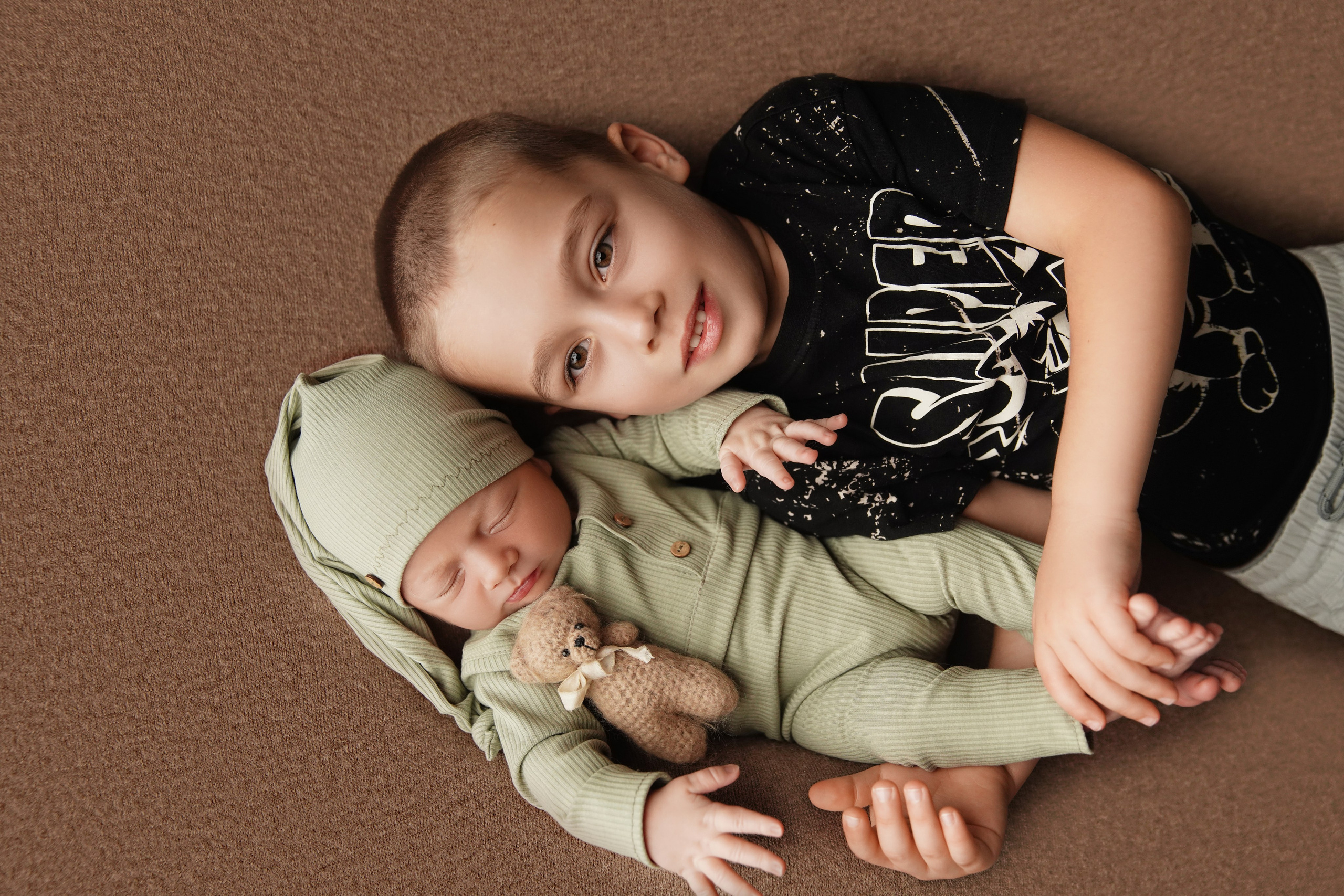 Мальчики. Фотограф новорожденных. Семейный и детский фотограф в городе Сургуте
