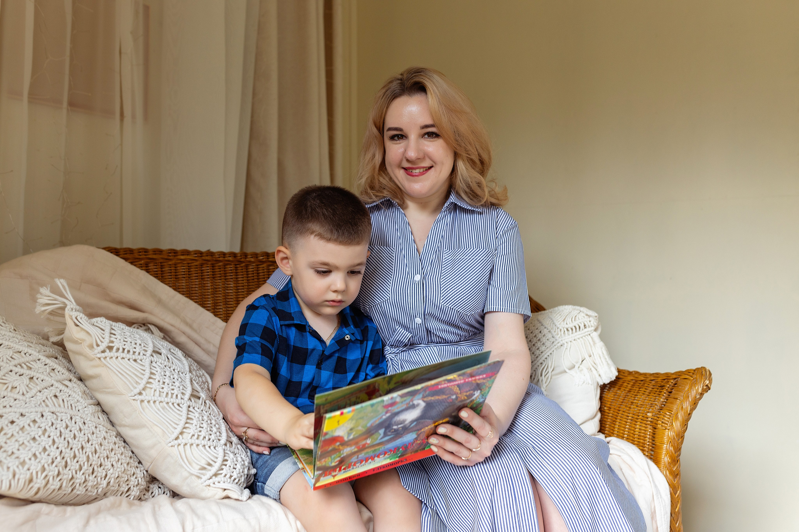 Семейная фотосессия на фотодаче в Купавне. Фотограф в Железнодорожном и Балашихе