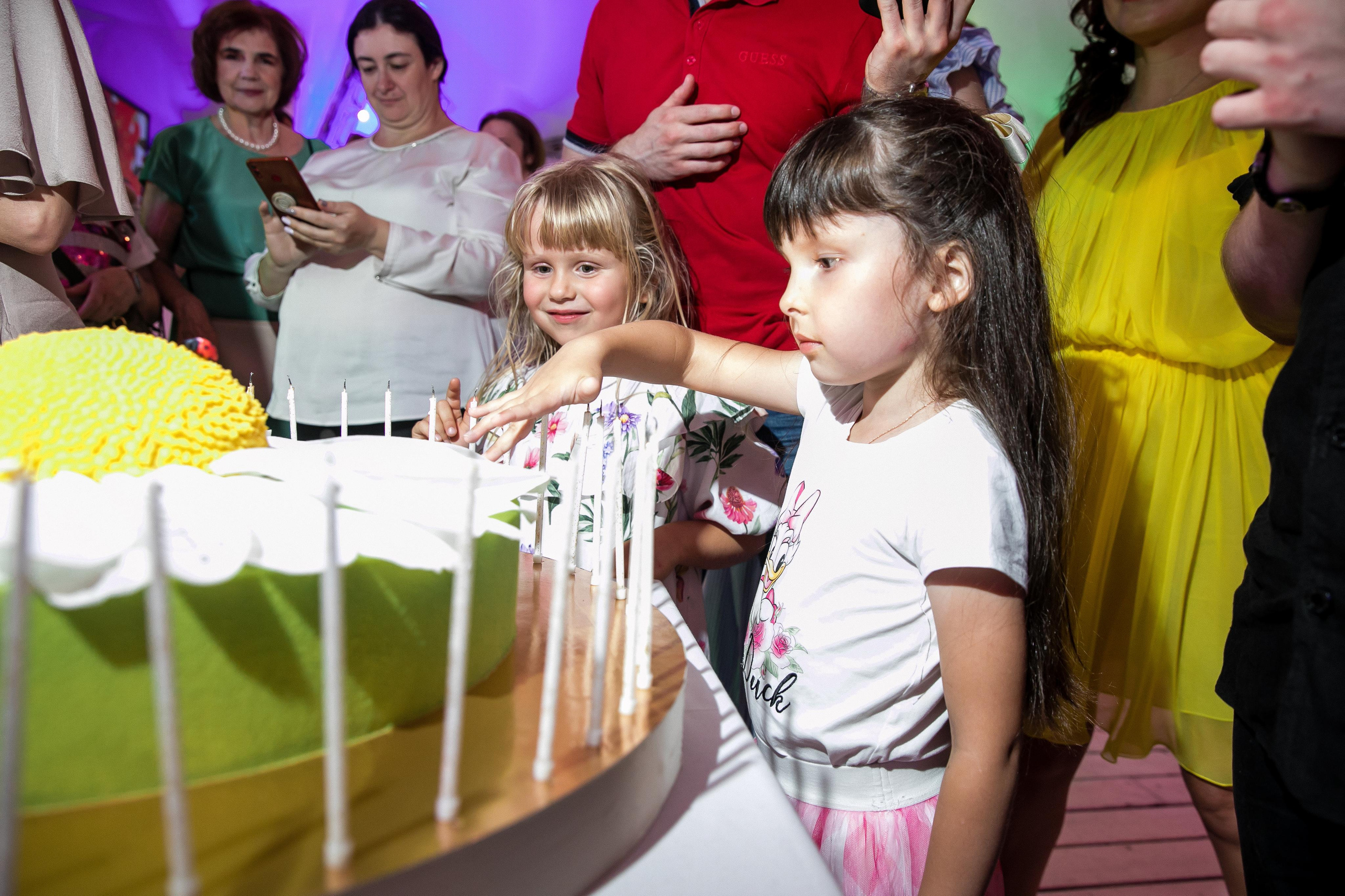 Супер Юбилей на берегу реки. Репортажной и Свадебный фотограф Слава Цесарь