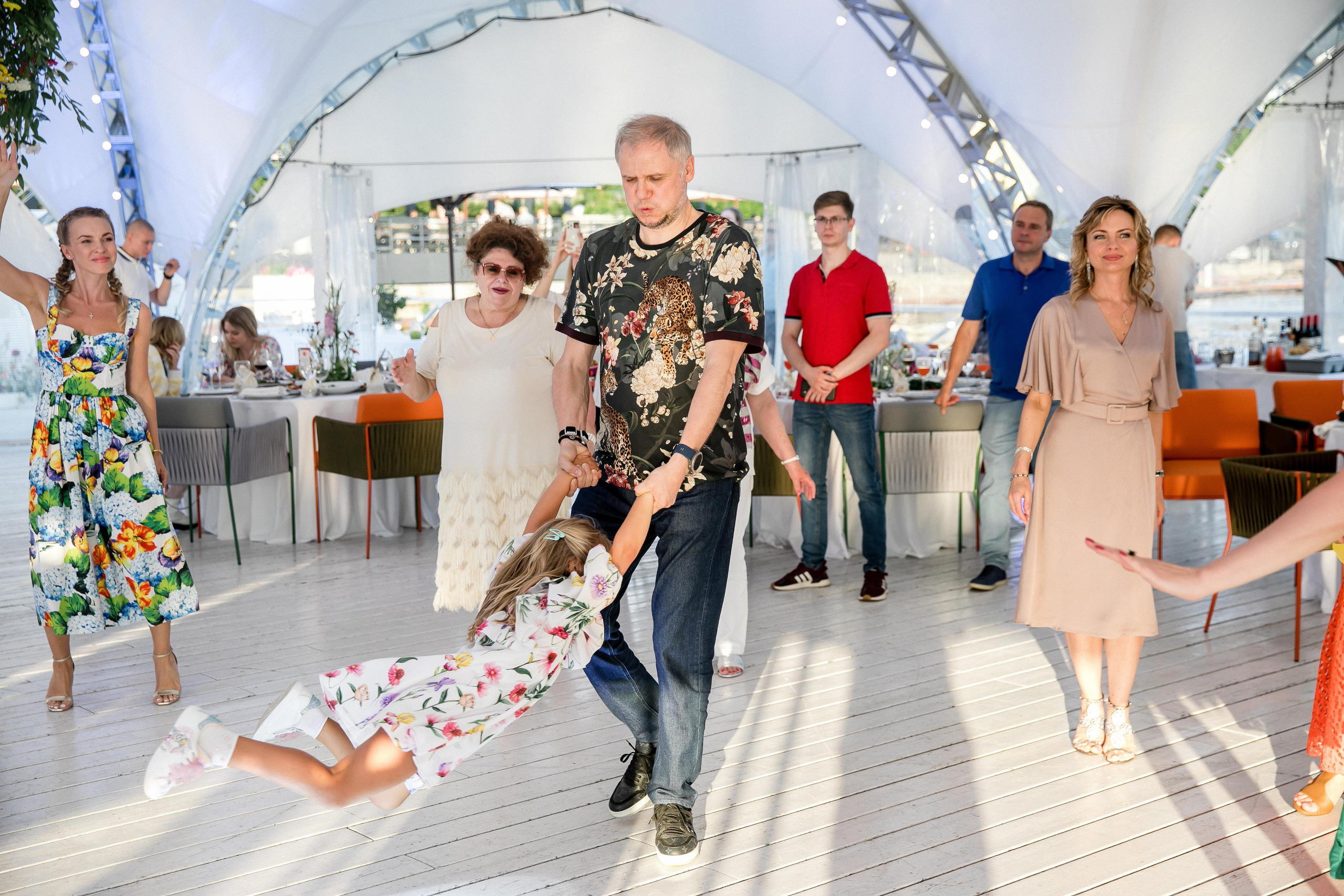 Супер Юбилей на берегу реки. Репортажной и Свадебный фотограф Слава Цесарь