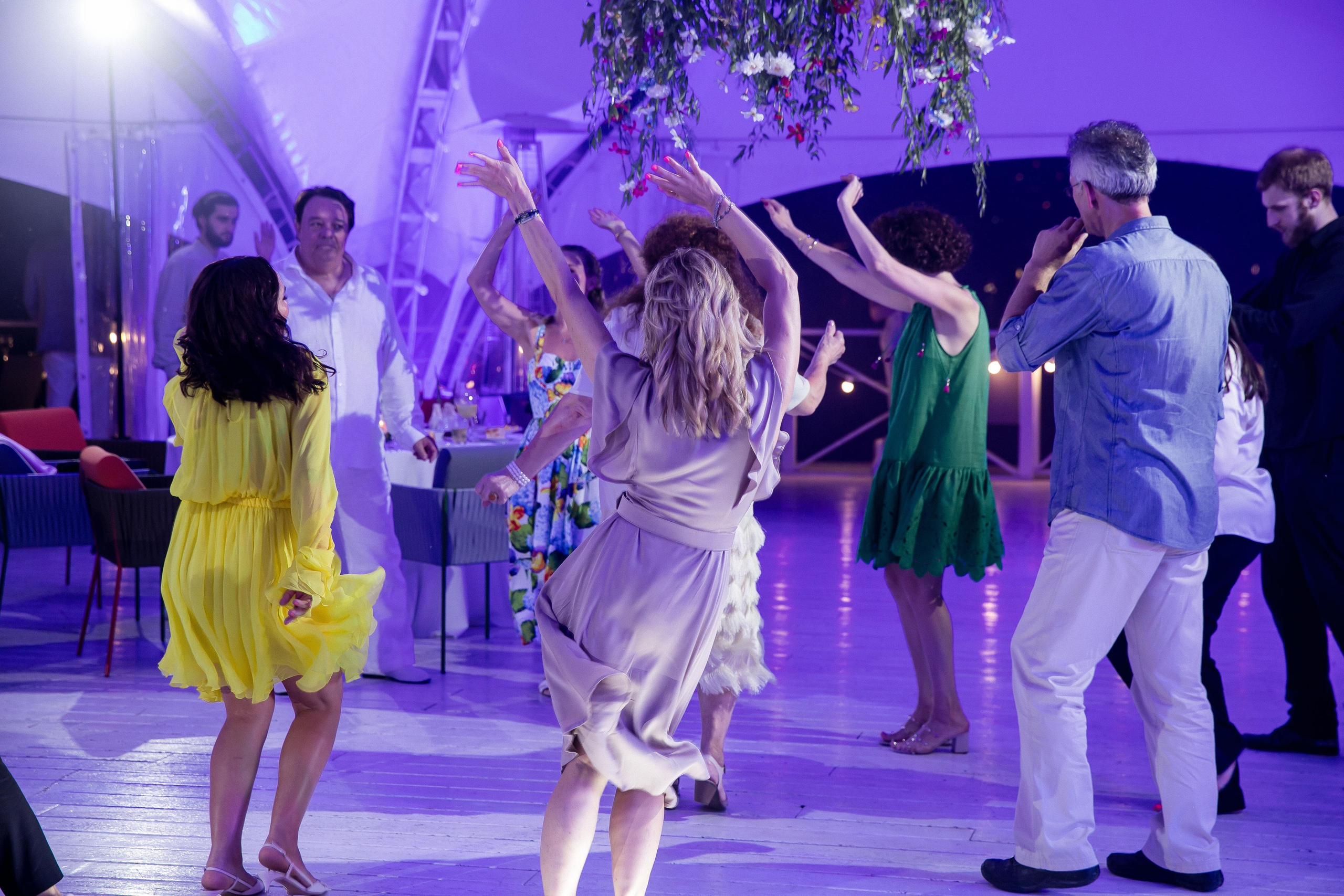 Супер Юбилей на берегу реки. Репортажной и Свадебный фотограф Слава Цесарь