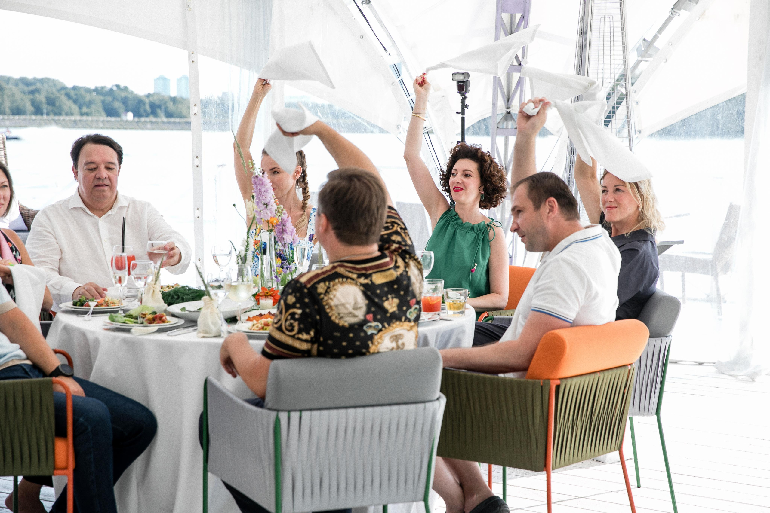 Супер Юбилей на берегу реки. Репортажной и Свадебный фотограф Слава Цесарь