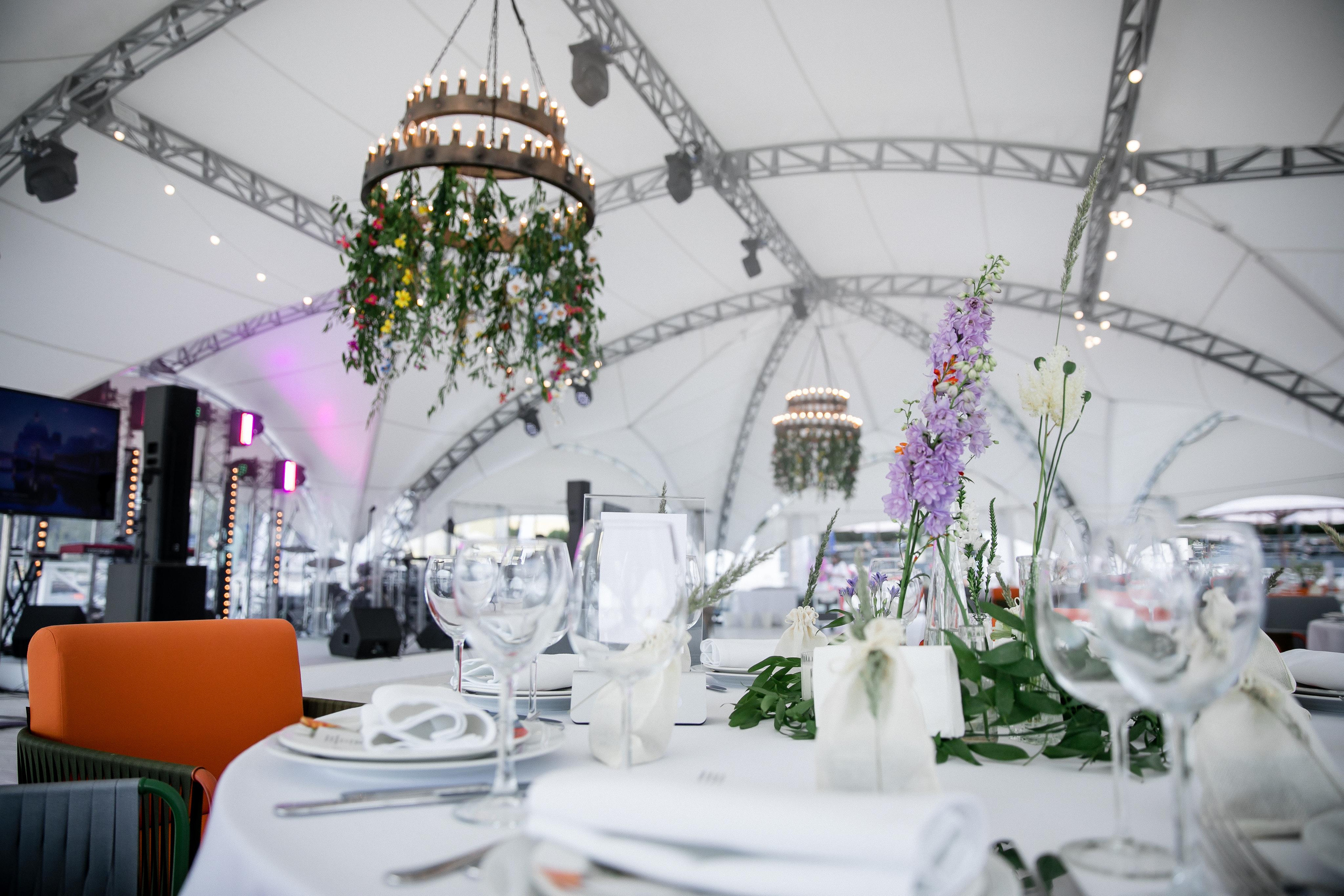 Супер Юбилей на берегу реки. Репортажной и Свадебный фотограф Слава Цесарь