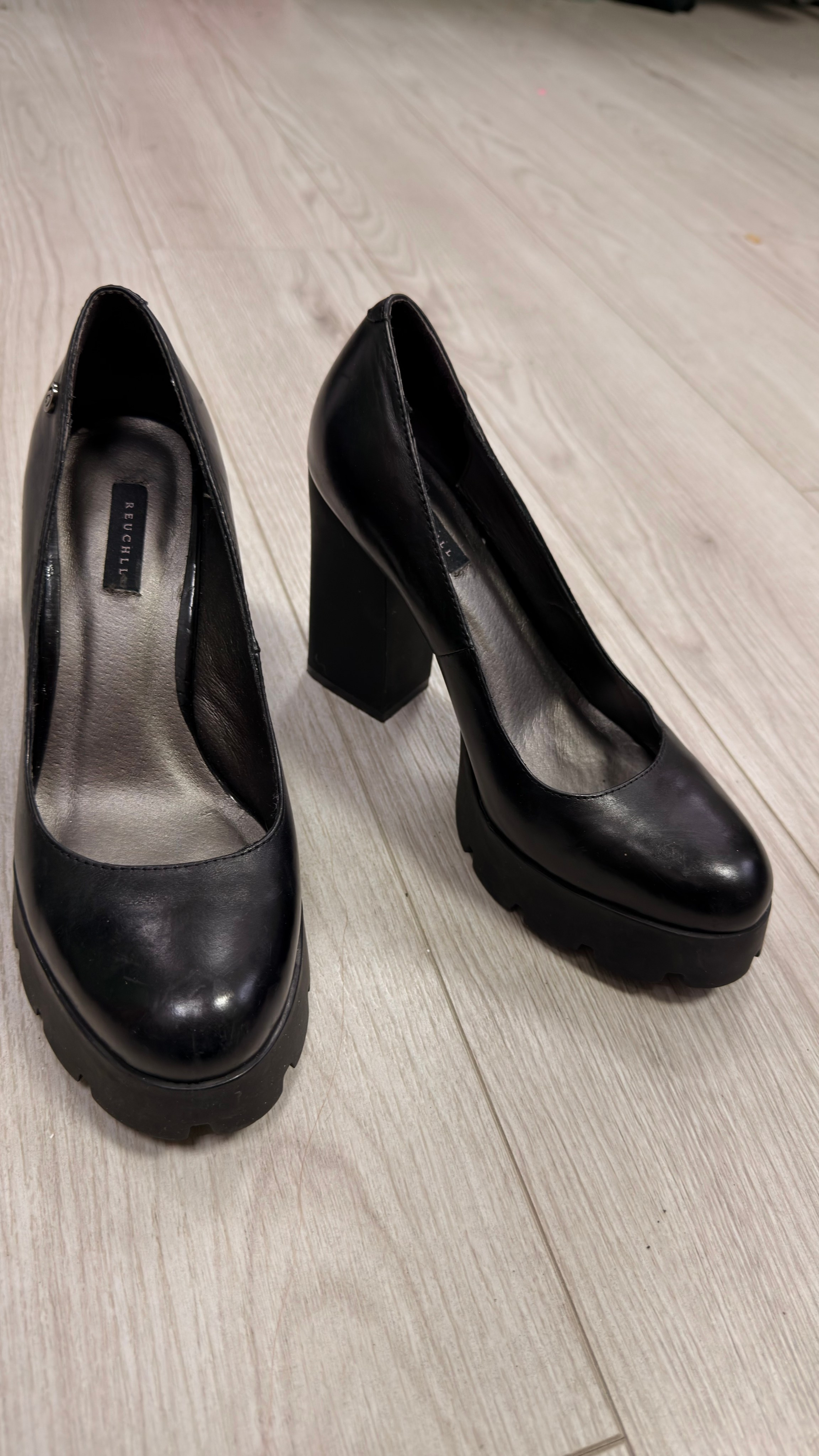 Туфли в аренду. Аренда костюмов, платьев и реквизита для фотосессий на Камчатке