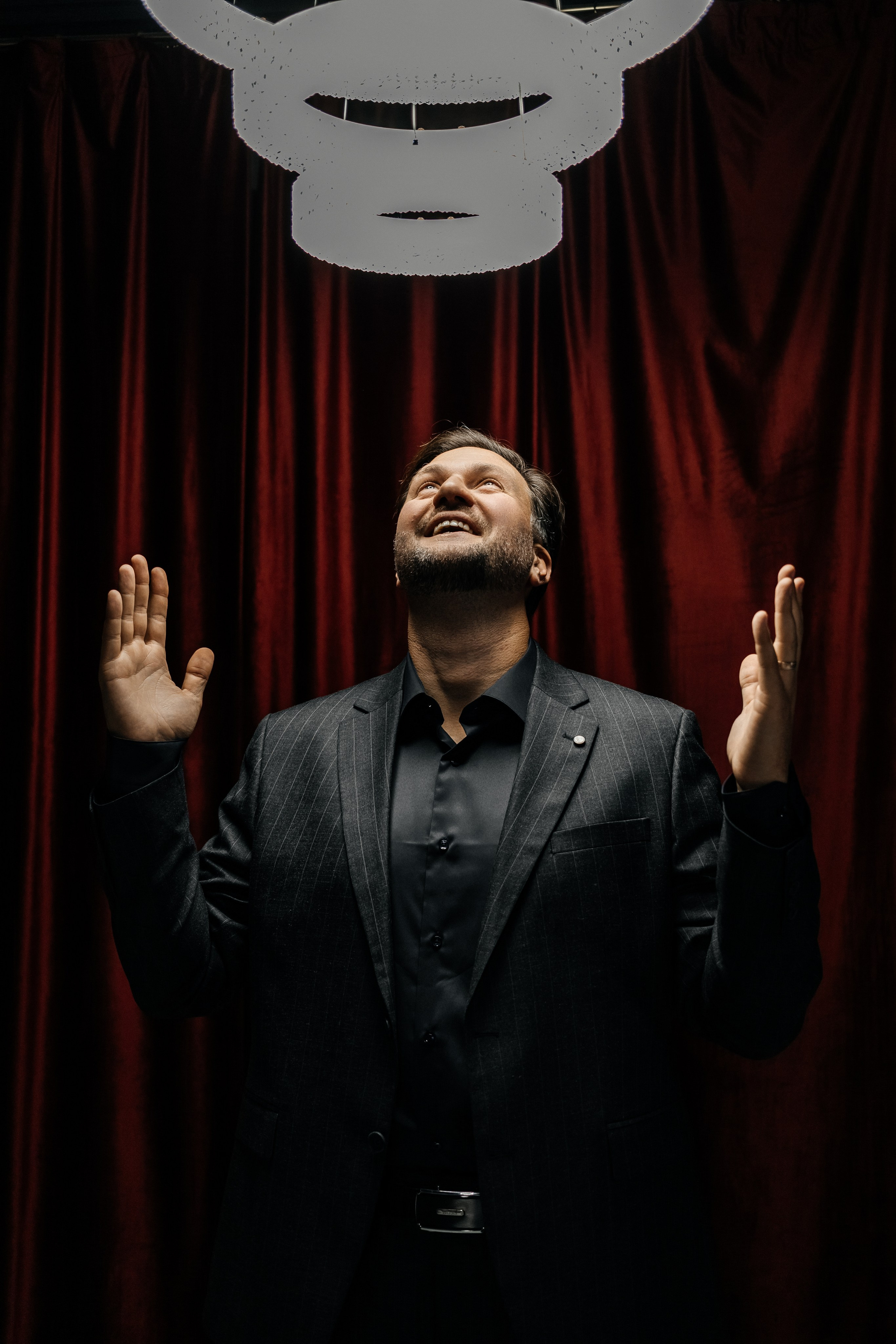 Бизнес-портрет для ведущего мероприятий. КОНТЕНТ ФОТОГРАФ