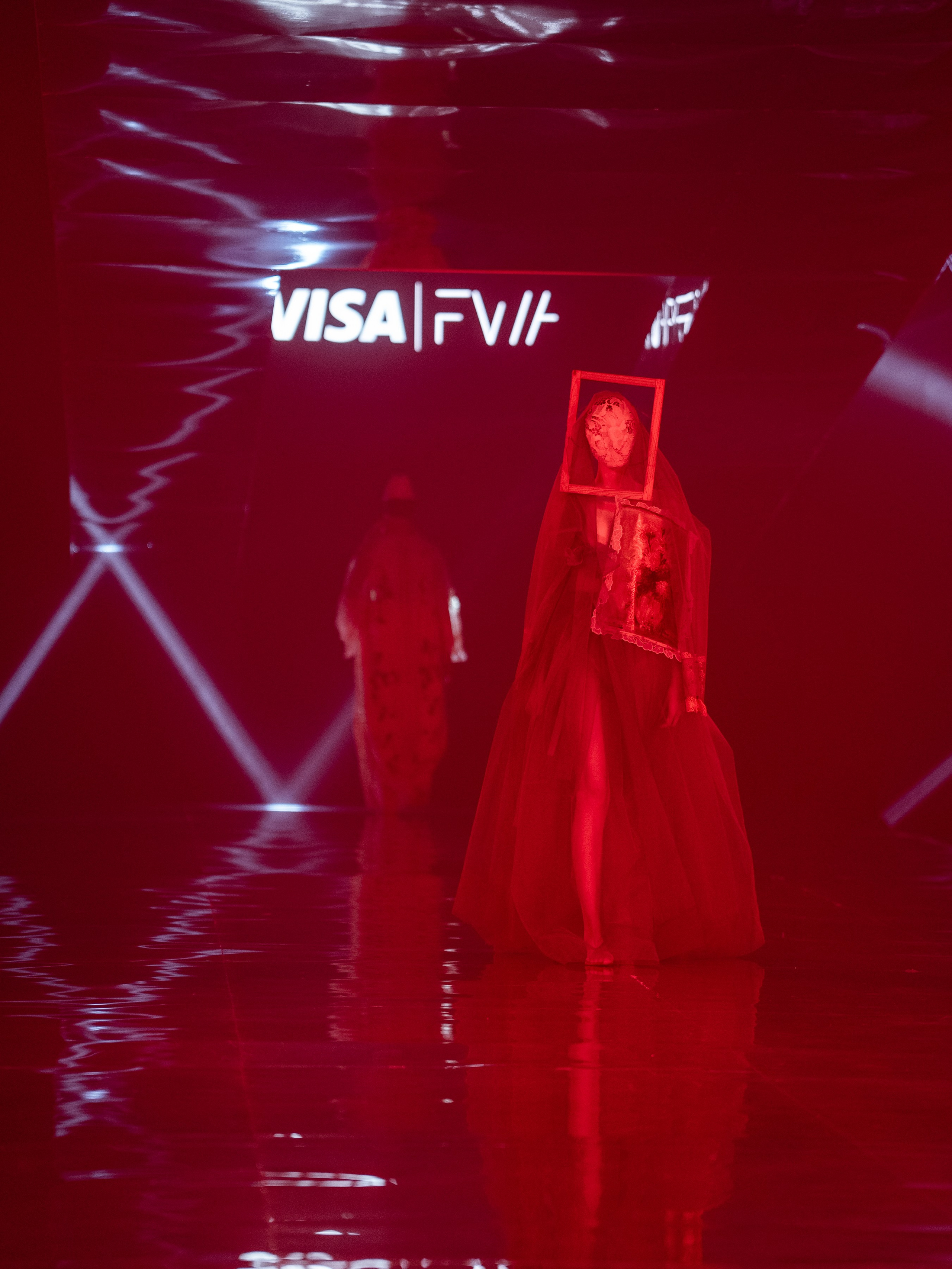 Visa Fashion week Maison Artc. Сайт Алматинского НЮ АРТ, будуар и фэшн фотографа Дениса Карпенко