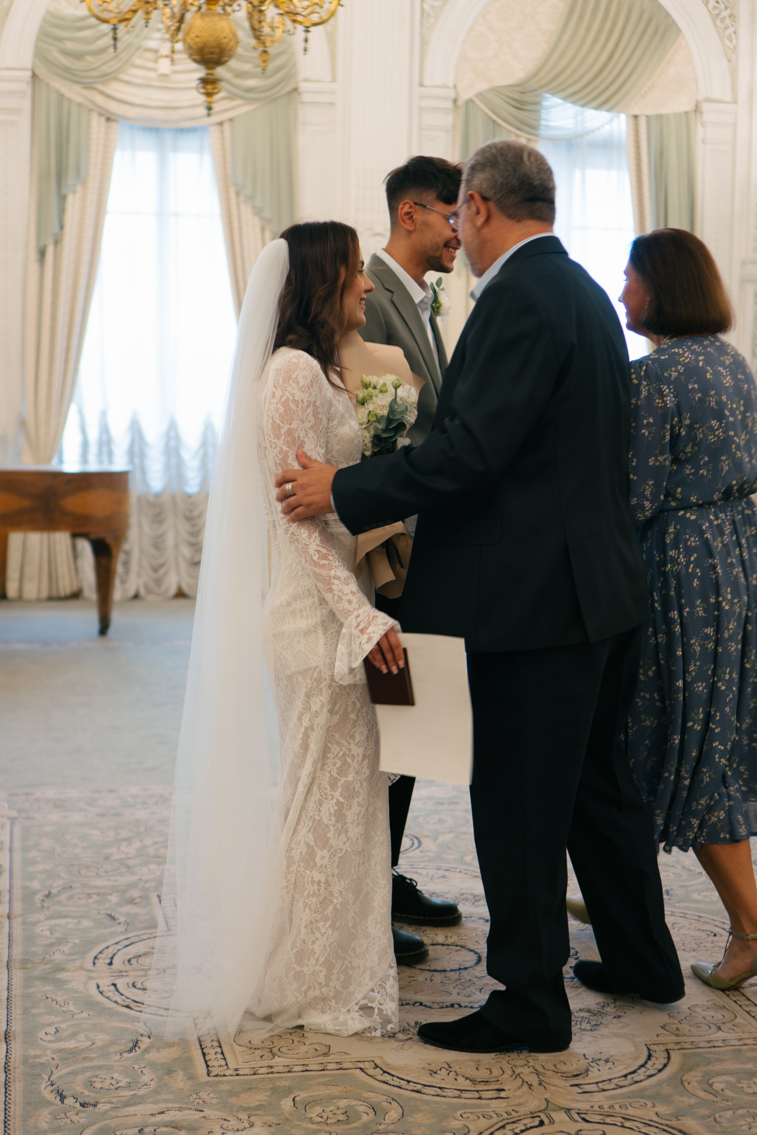 СЪЁМКИ В ПЕРВОМ ДВОРЦЕ ПРОГУЛКА И СТУДИЯ. Профессиональный фотограф, Санкт-Петербург — Виктория Богомолова