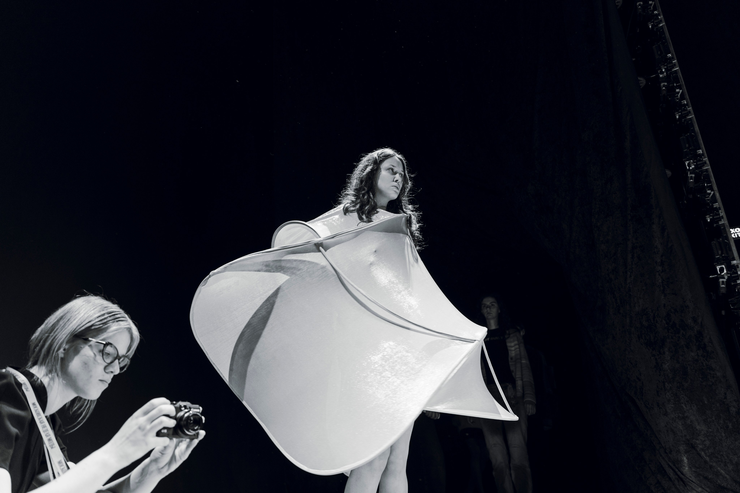 Показ Школы дизайна НИУ ВШЭ на Московской неделе моды. Фотограф в Москве Савкина Евгения