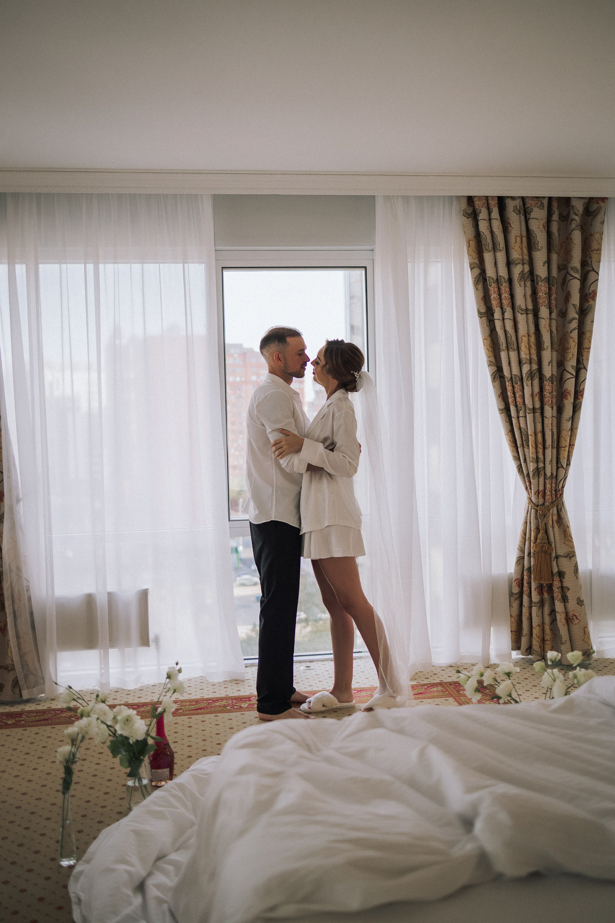 Свадебная прогулка Екатерины и Евгения. Свадебная фотография. Арина Рубах