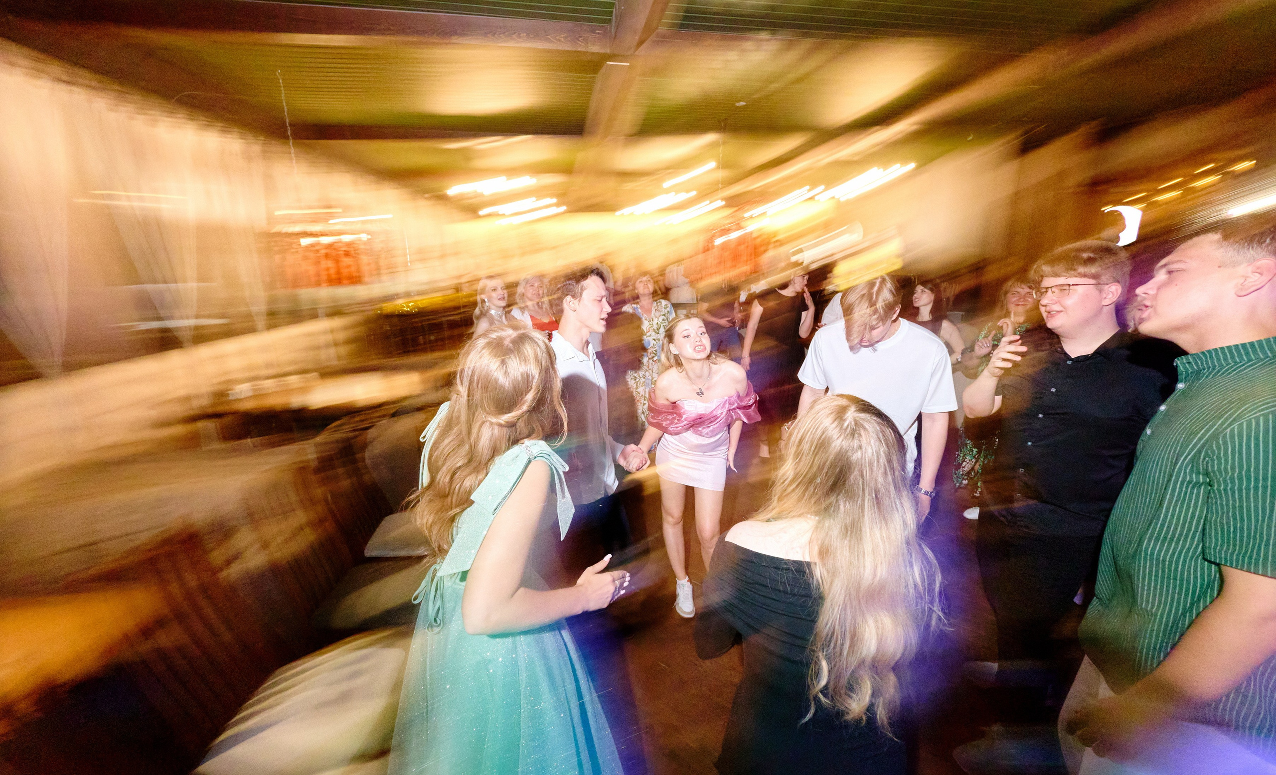 Выпускной 35 Сош. Фотограф Выпускные альбомы Таганрог Сергей Коробченко