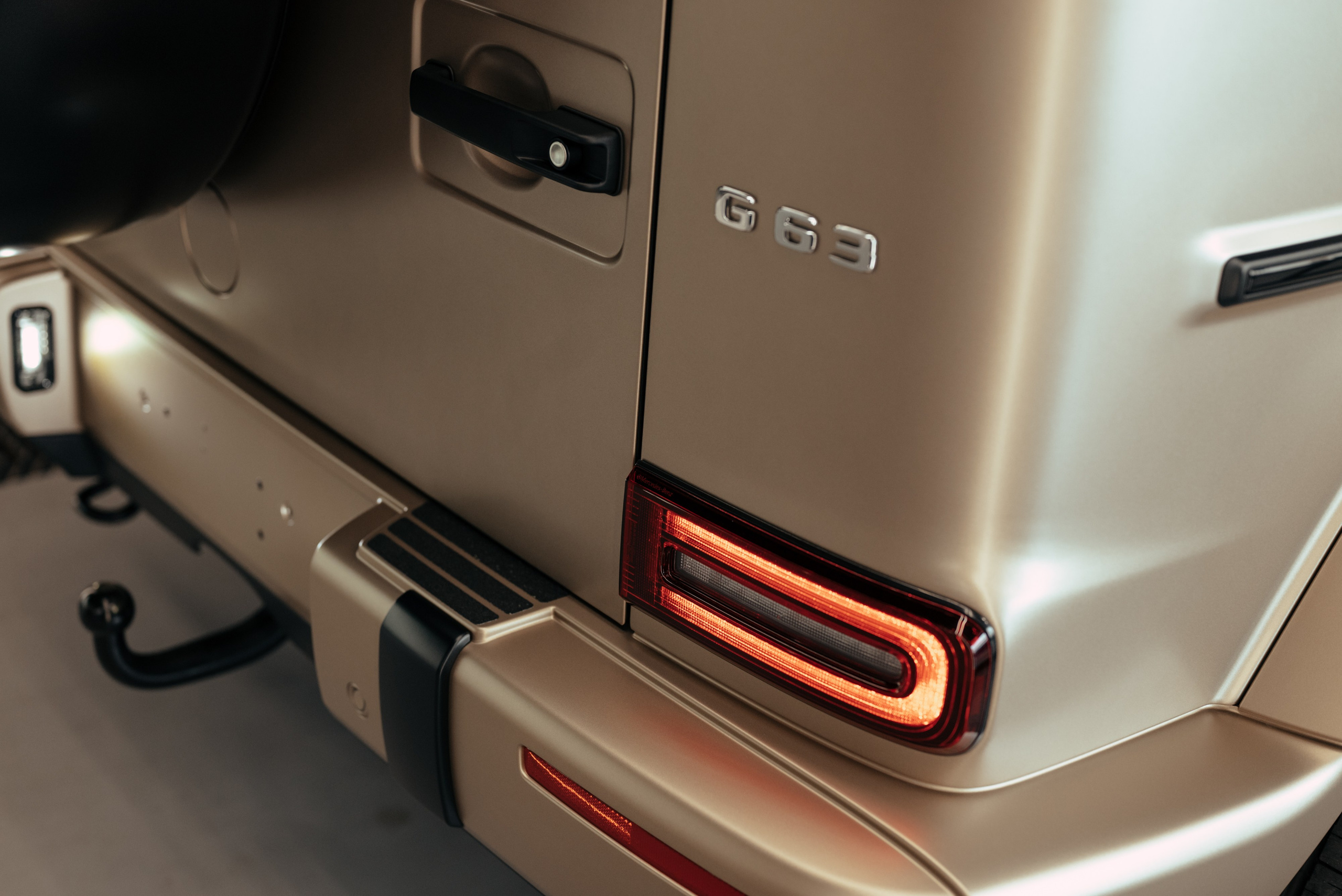 Mercedes G63 Gold. DeLorein