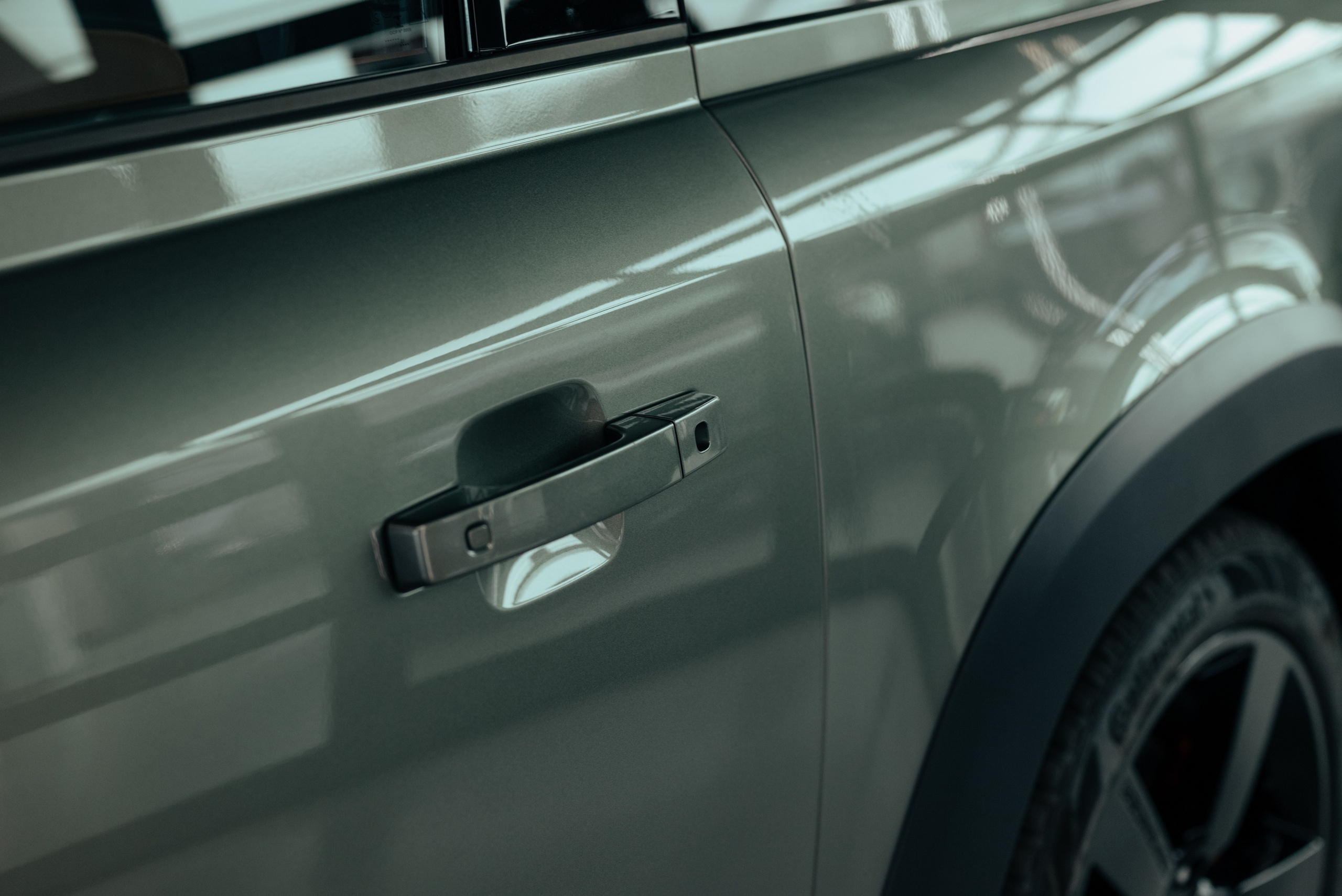 Defender 3 door. DeLorein