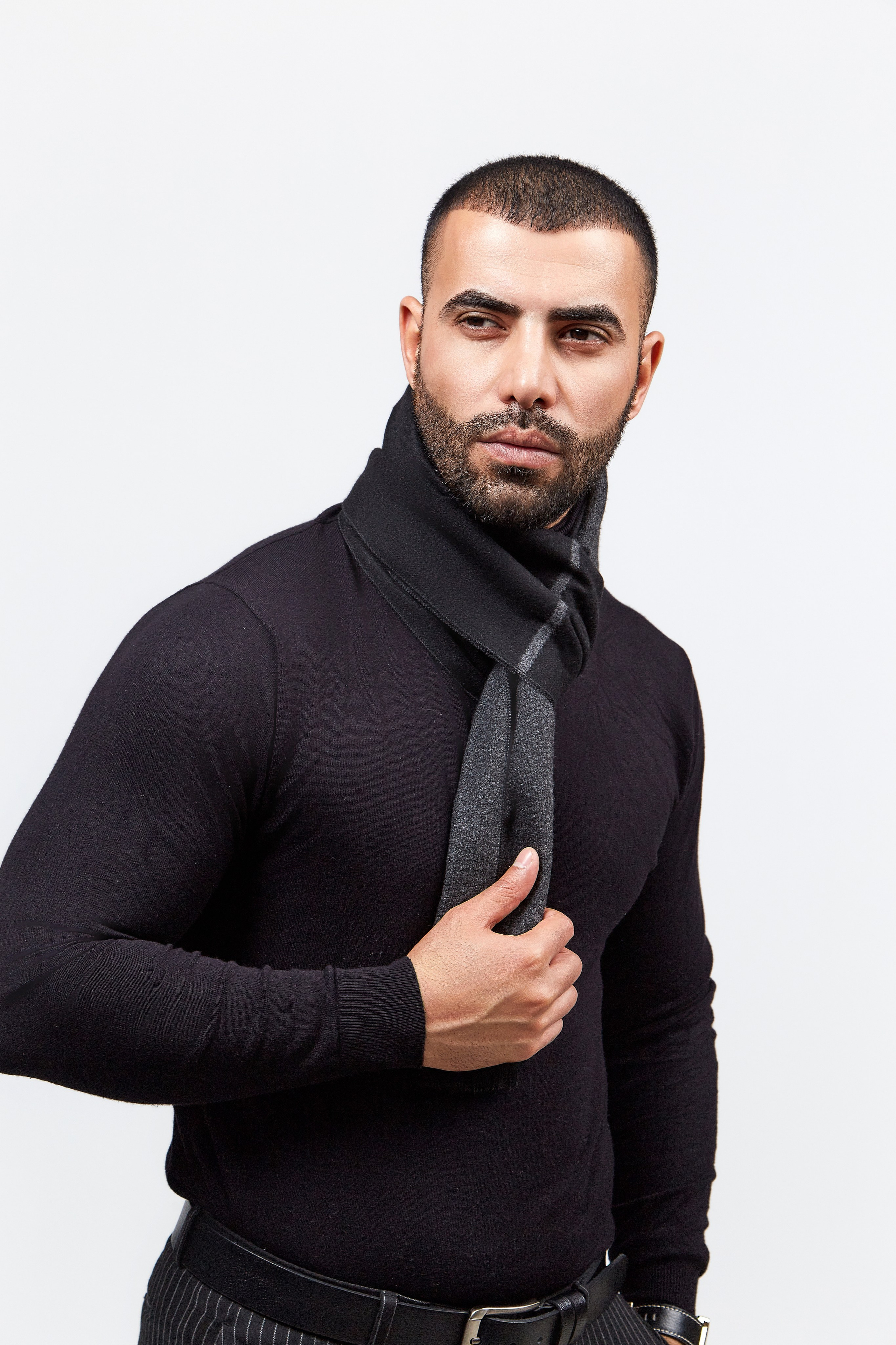 Фотосессия мужских шарфов. Фотограф Руслан Потапов в Краснодаре