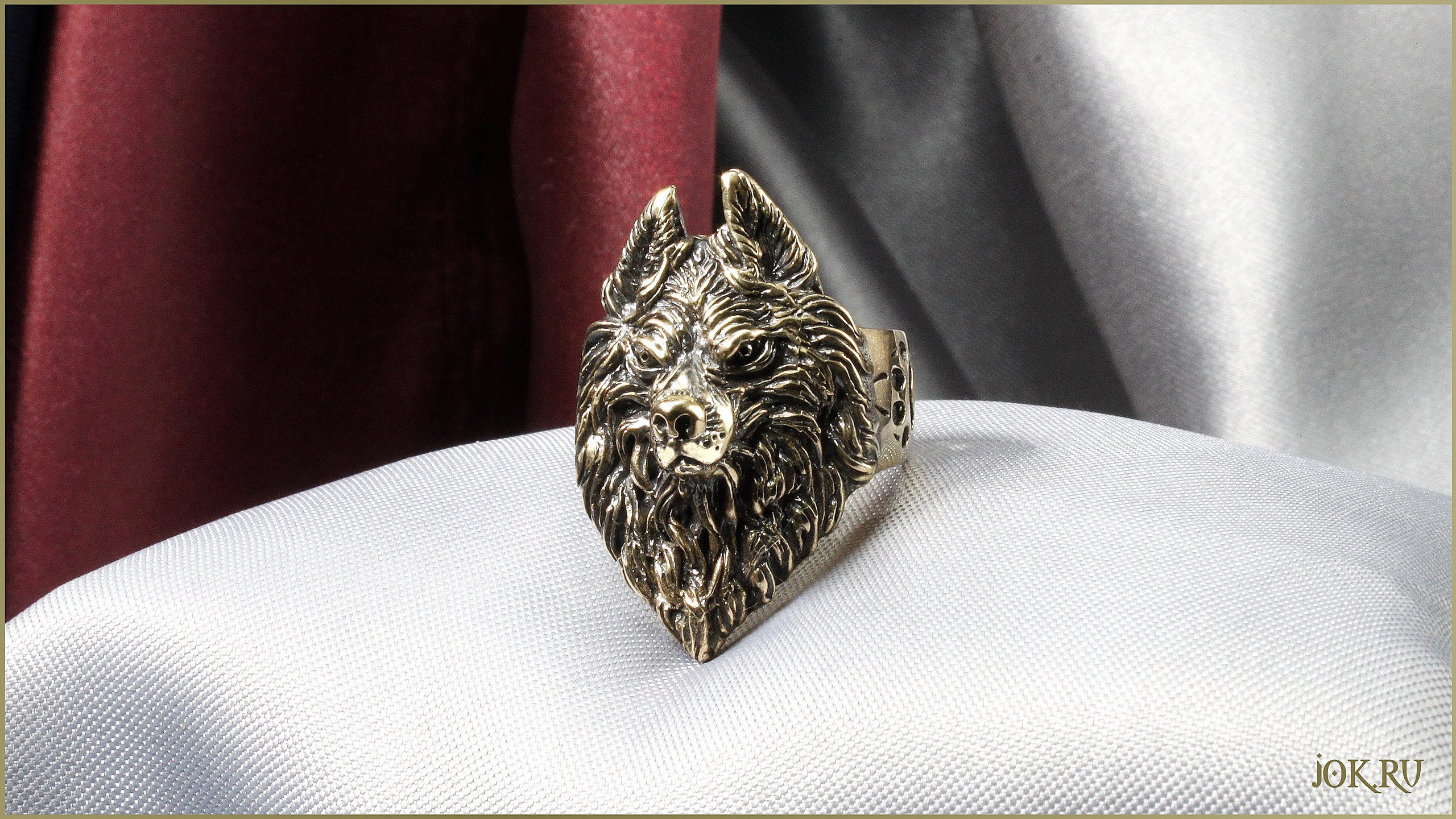 Мужское кольцо с волком – стильный аксессуар для настоящих мужчин.