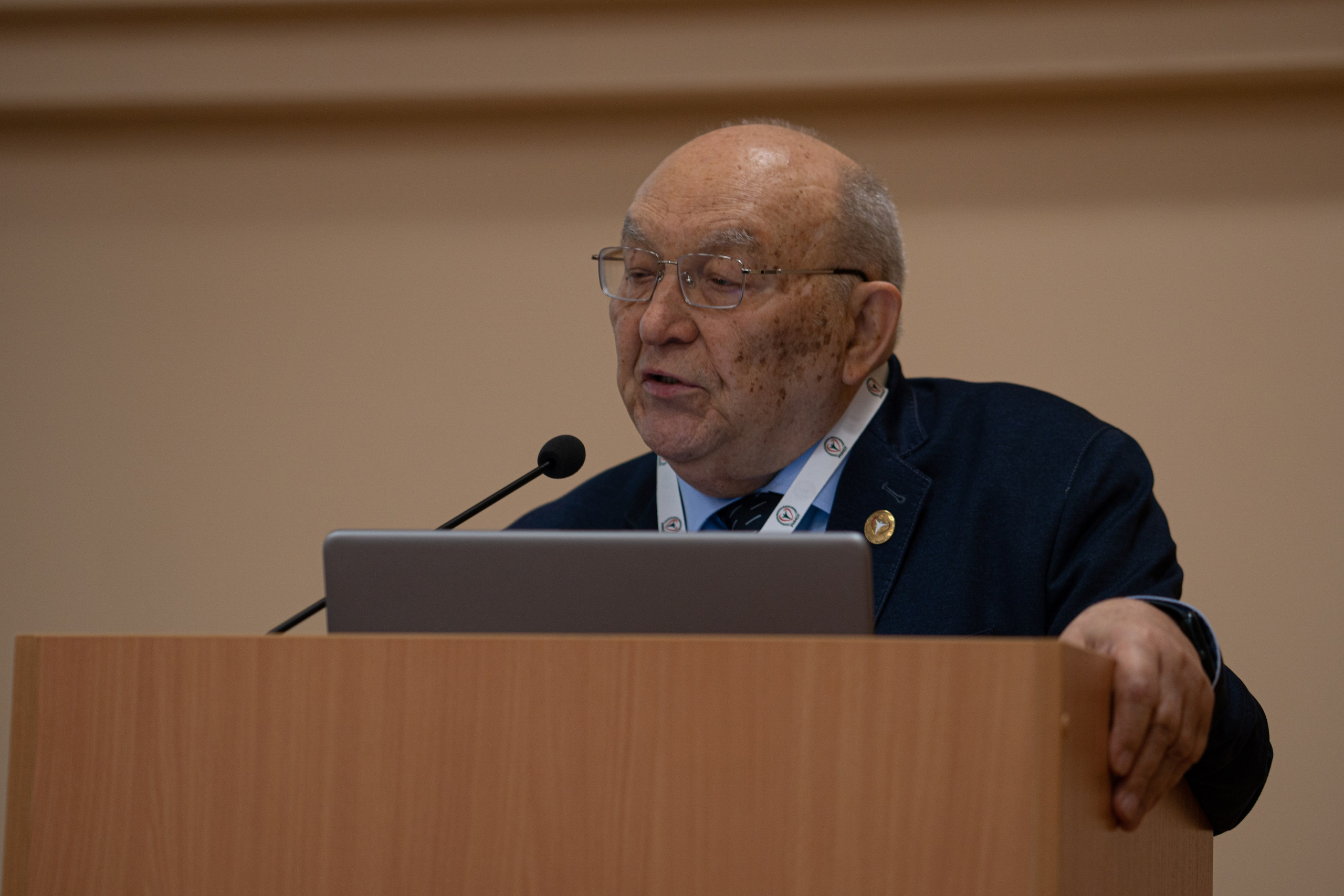 Научно-практическая конференция. Творческий и репортажный фотограф в Москве Клим Долгов