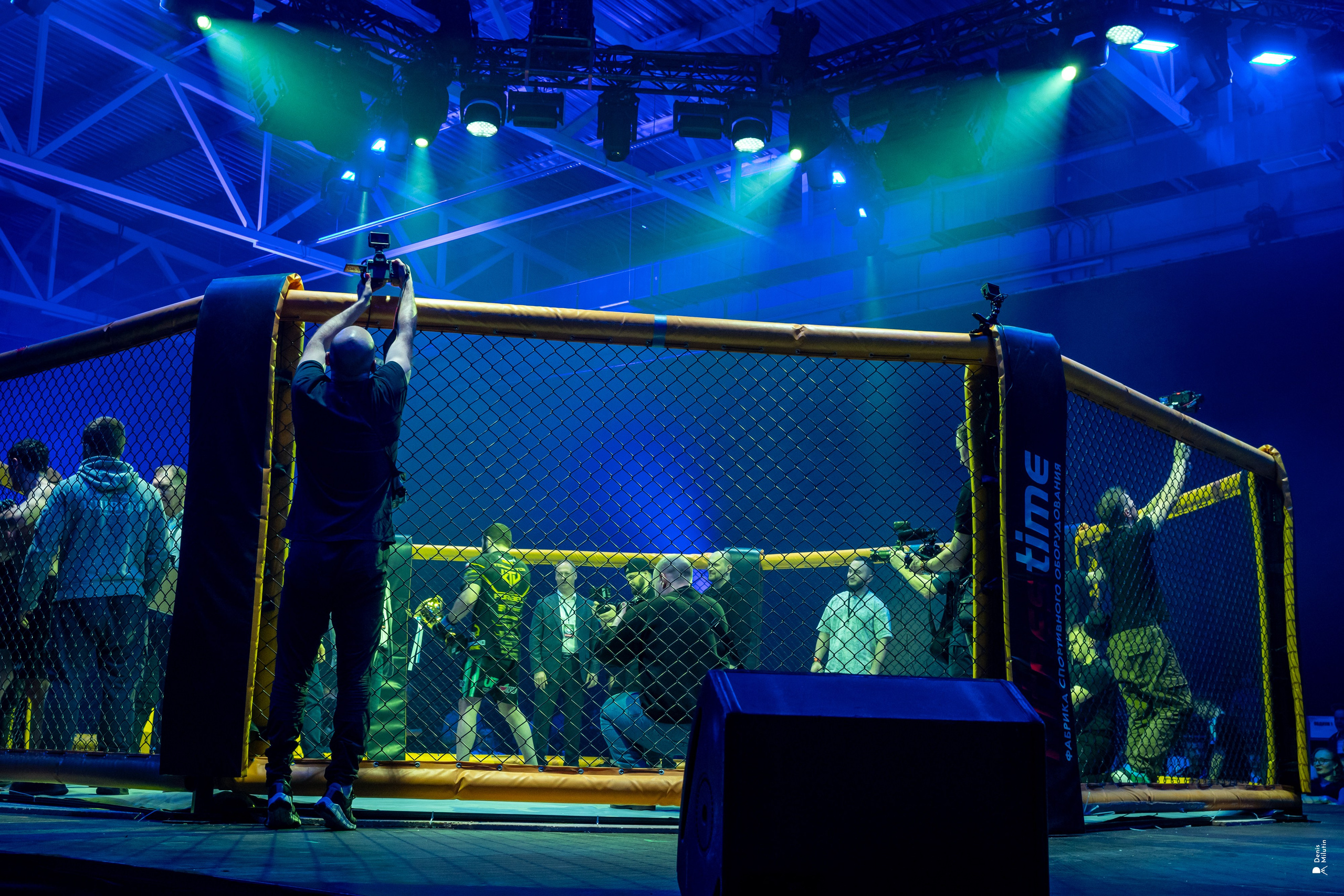 Бои в клетке «Северный Воин». Портретный фотограф Денис Милютин