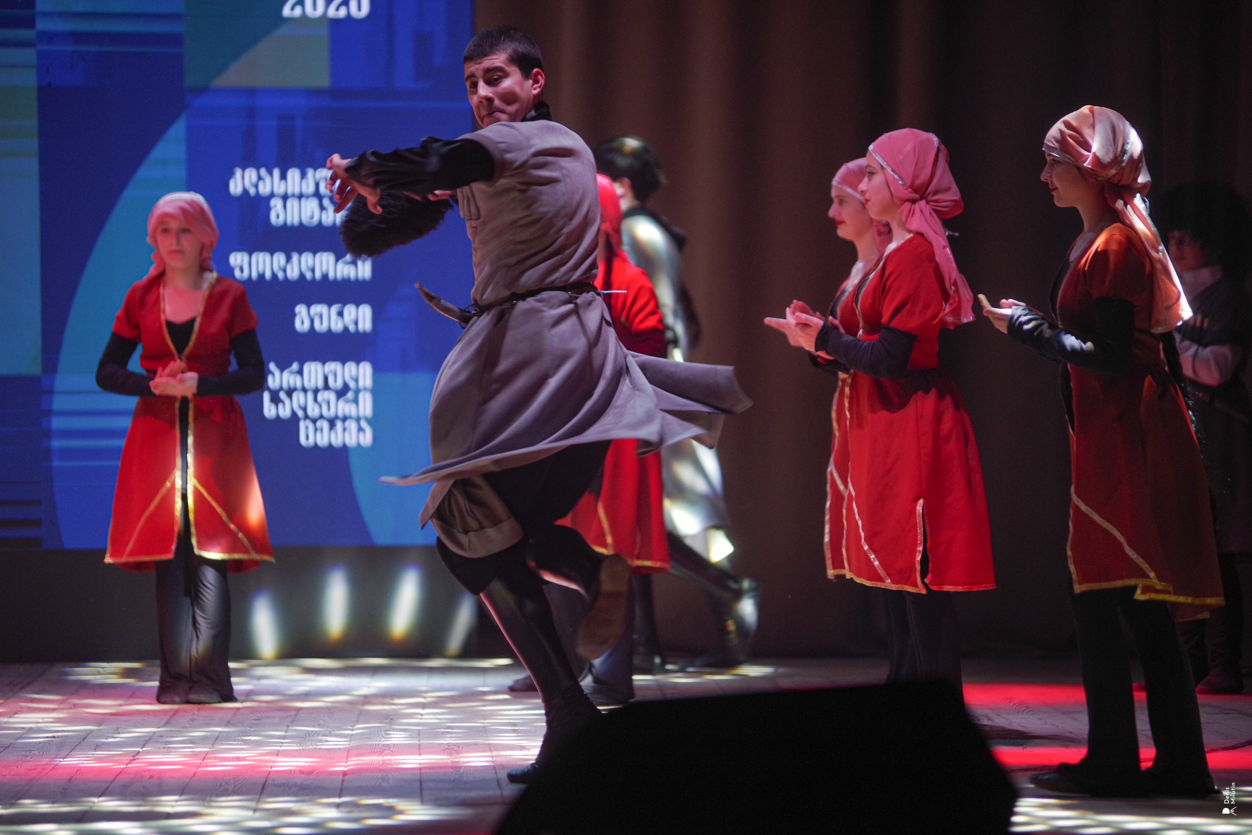 Танцы в Хоби. Портретный фотограф Денис Милютин