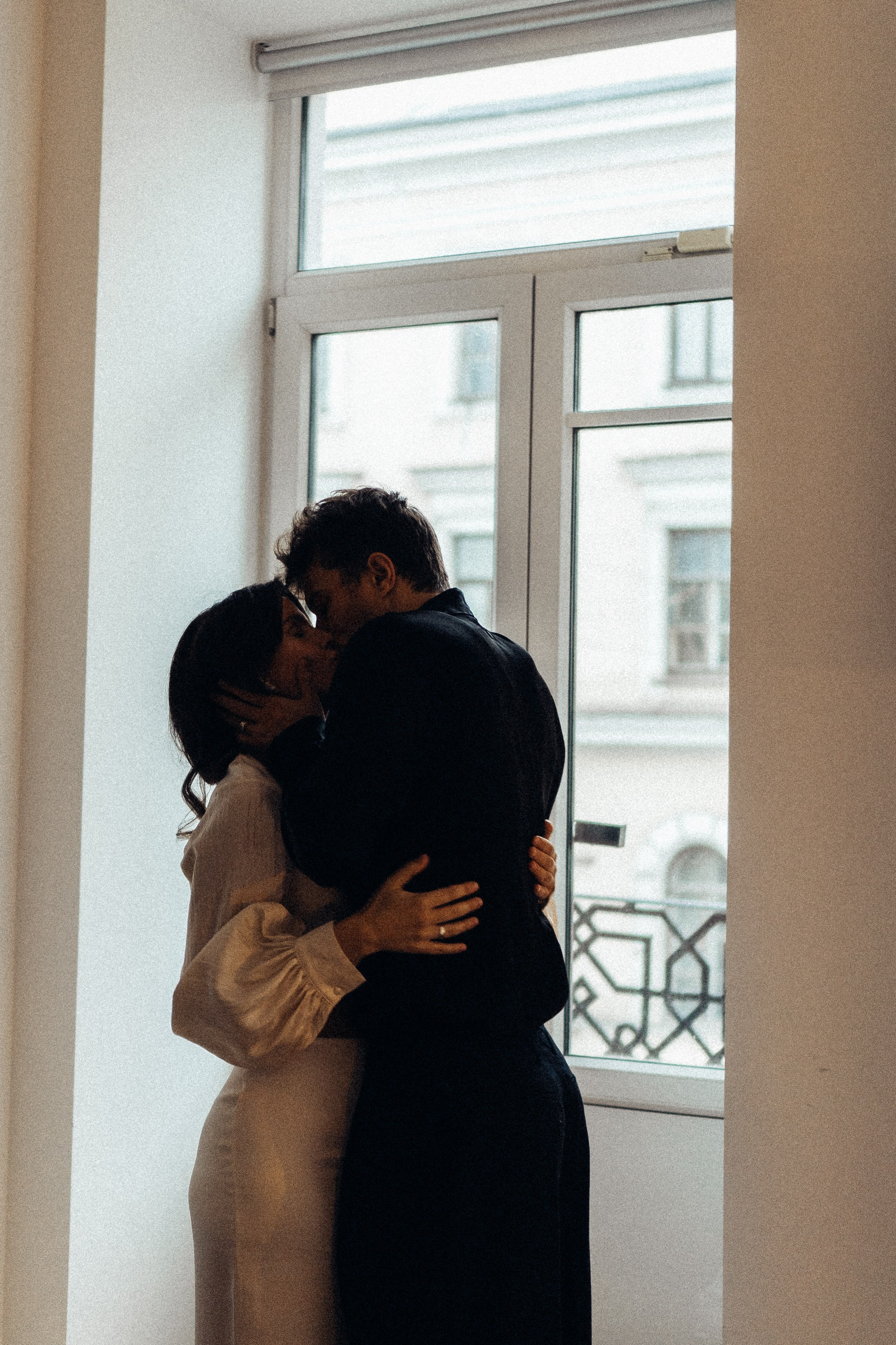 УТРО ЖЕНИХА И НЕВЕСТЫ В ПИТЕРСКОЙ КВАРТИРЕ И СЬЕМКА С СВАДЕБНЫХ ОБРАЗАХ. Профессиональный фотограф, Санкт-Петербург — Виктория Богомолова