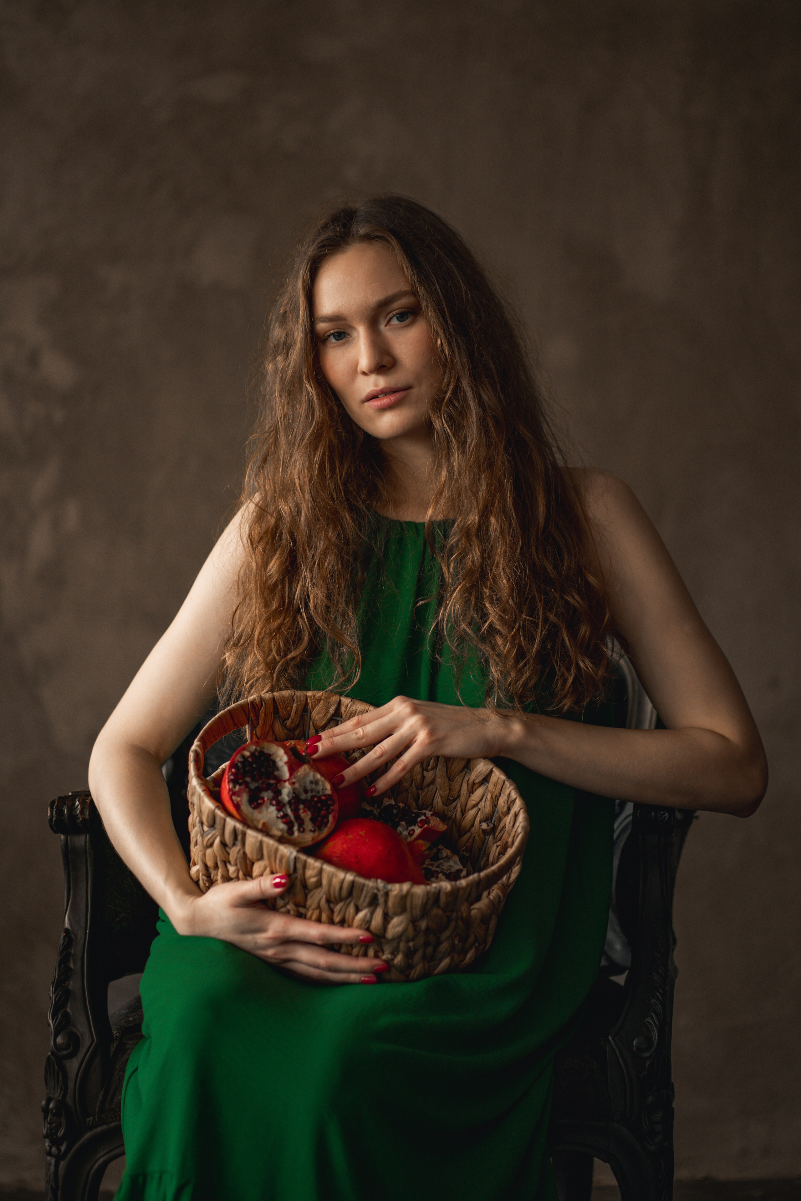 Девушка с гранатом. Фотограф Мария N Екатеринбург