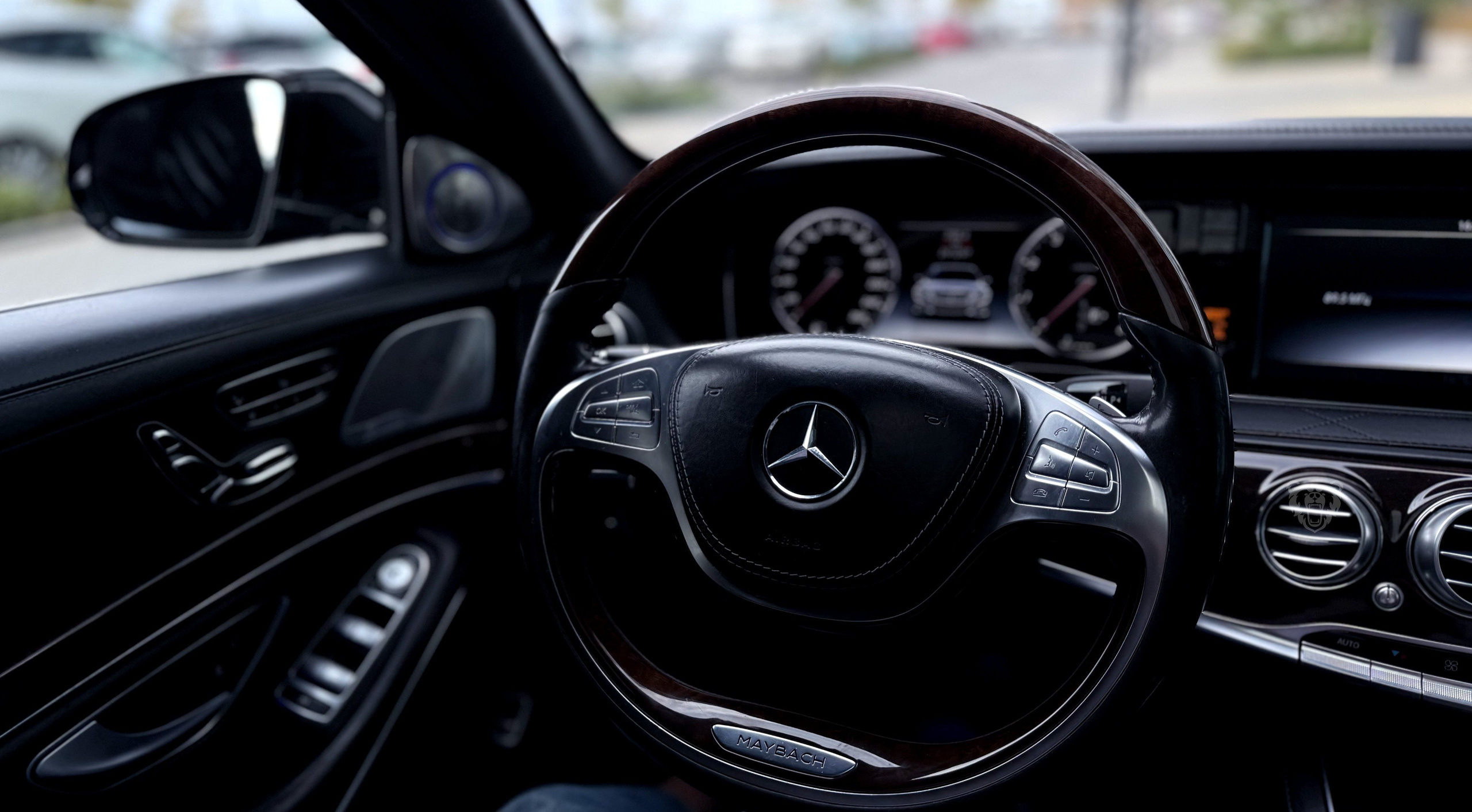 Услуги. Аренда премиум автомобилей в Астрахани