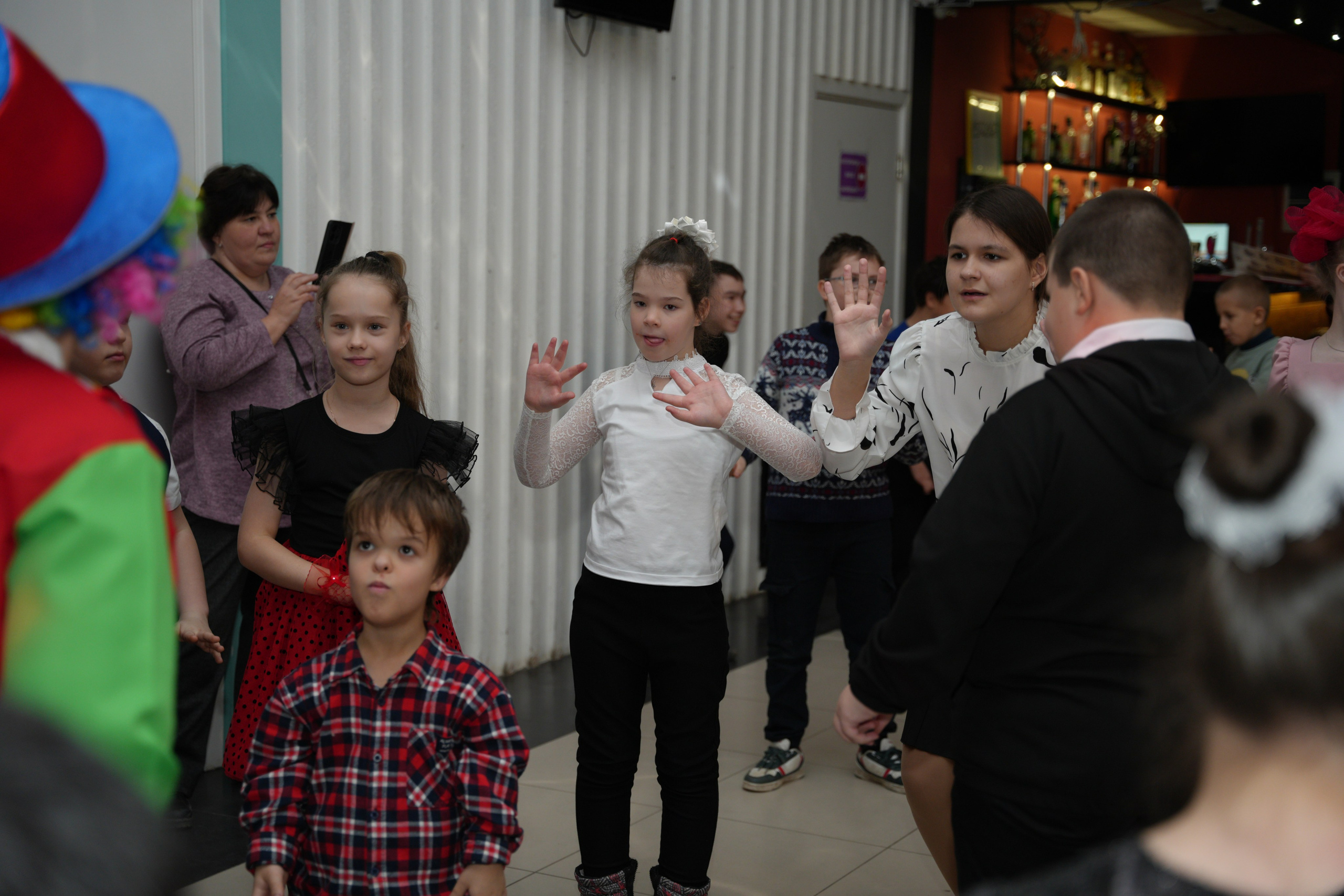 Социально —благотворительная акция «Ты в этом мире не один», посвященная Международному дню инвалидов. ВЫПУСКНЫЕ АЛЬБОМЫ, Школьный фотограф, семейный и свадебный в Саратове и области Ольга Плаксина