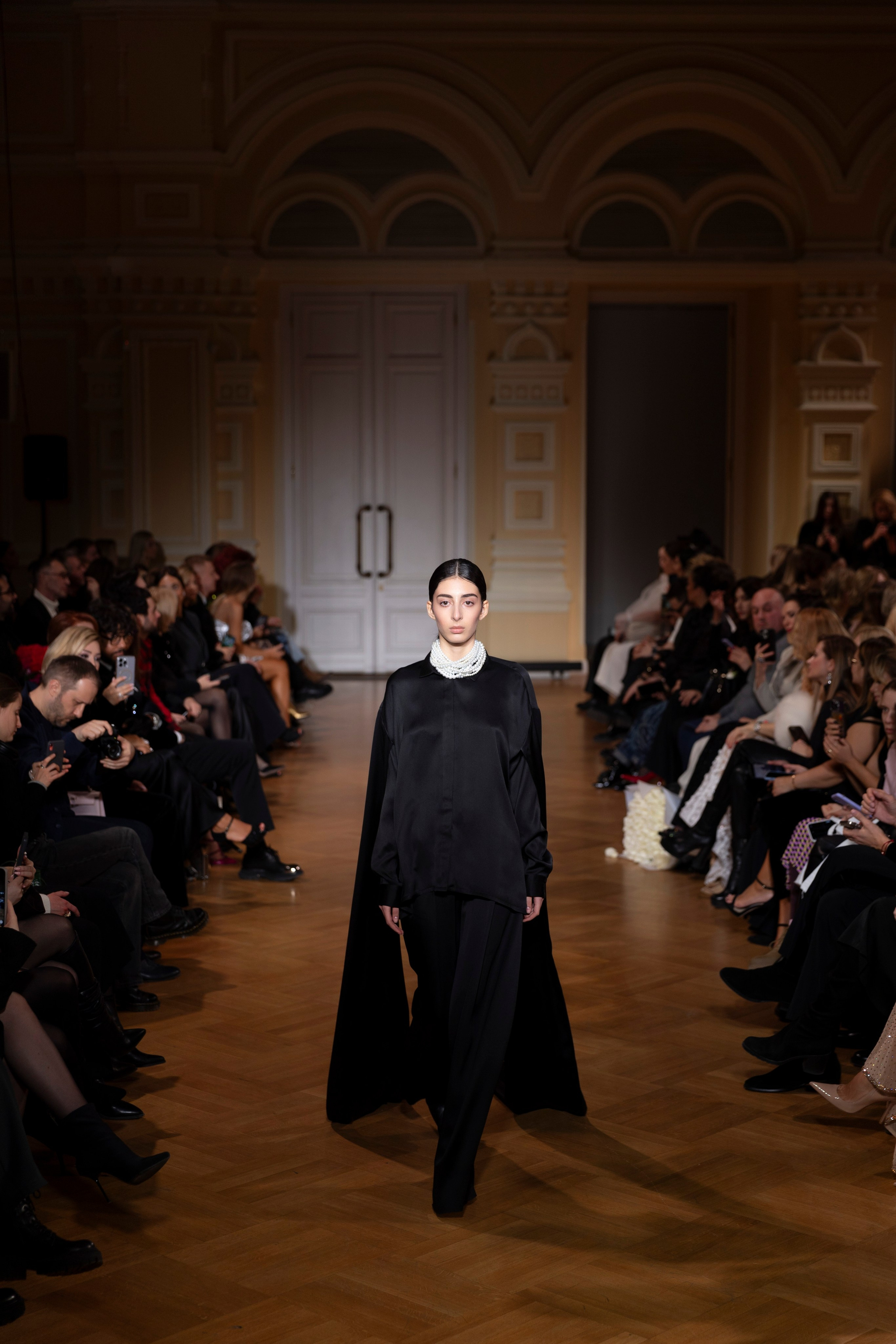 CANACH fashion show by Artashes Oganian, GUM, Moscow. «Птичка на проводе»: информационный портал в Москве